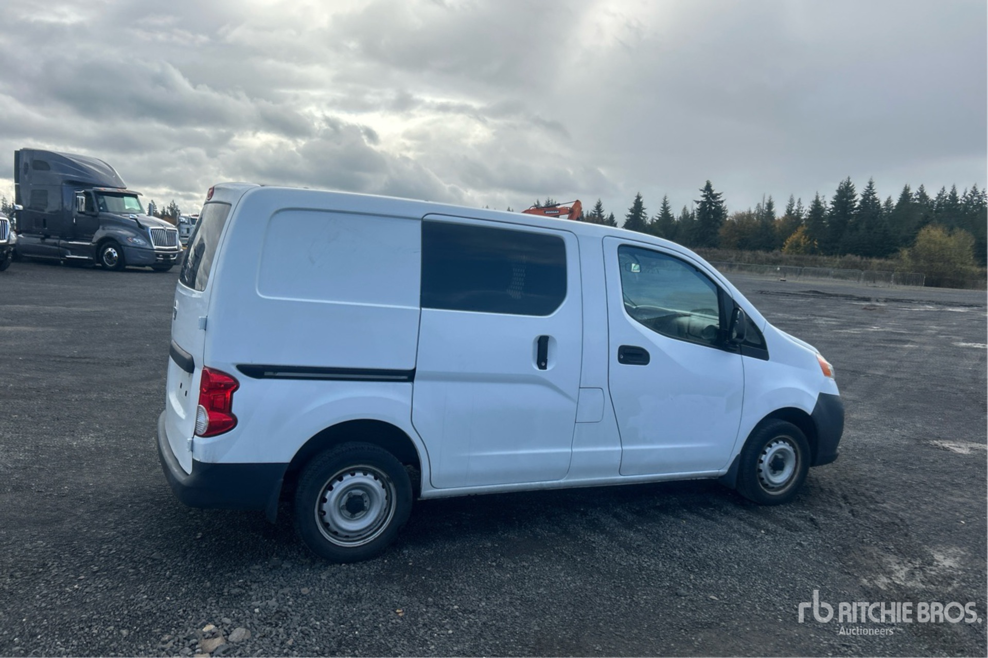 Aspect général with Image, coin arrière droit