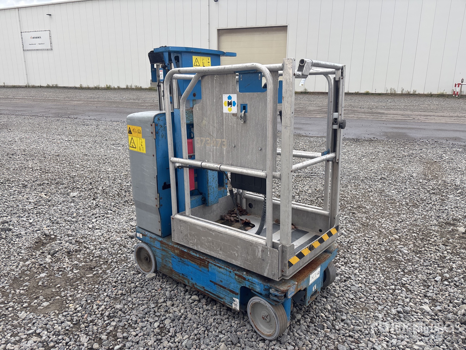 General Appearance with Picture, Left Rear Corner