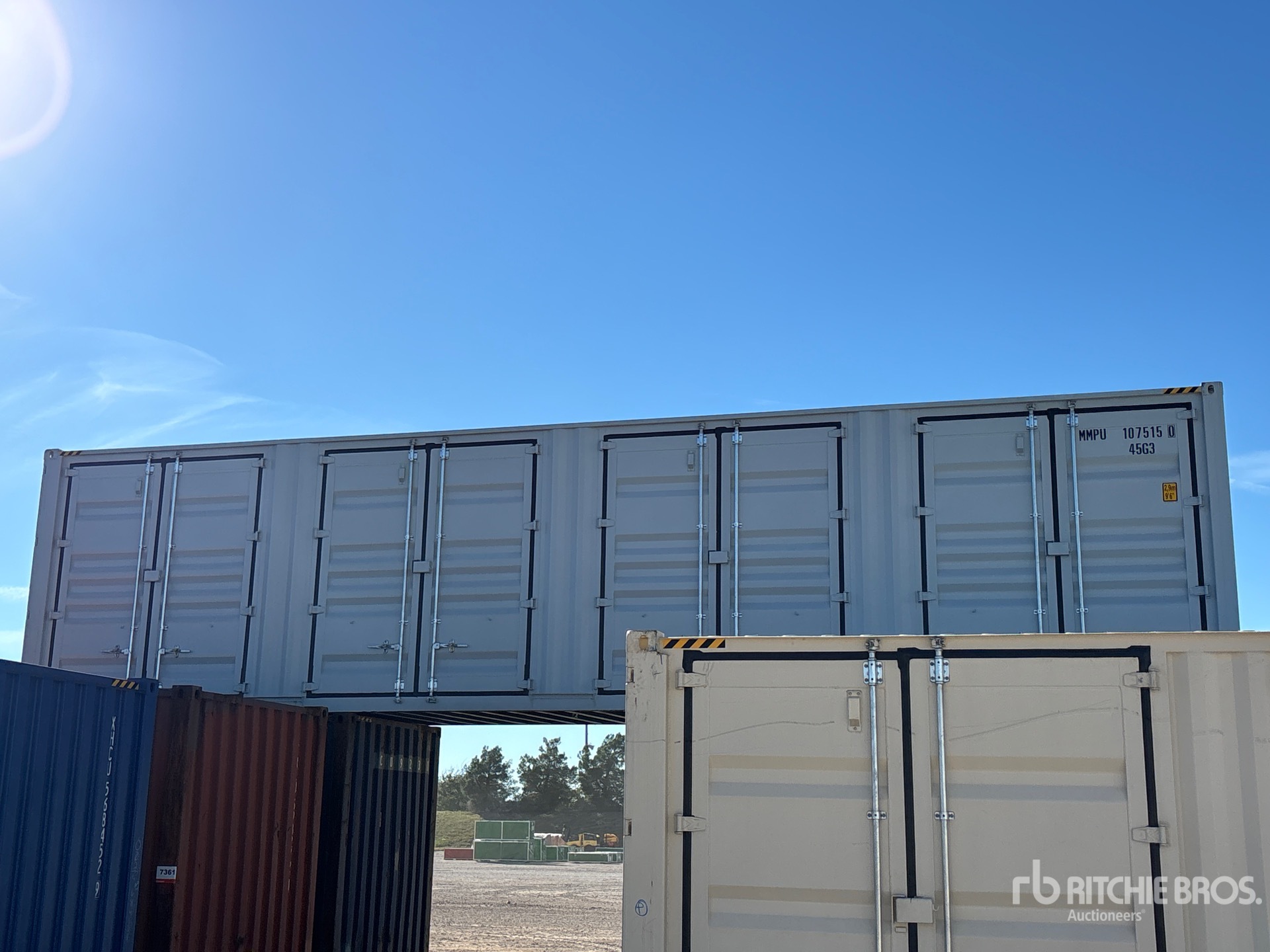 Aspect général with Image, coin arrière gauche