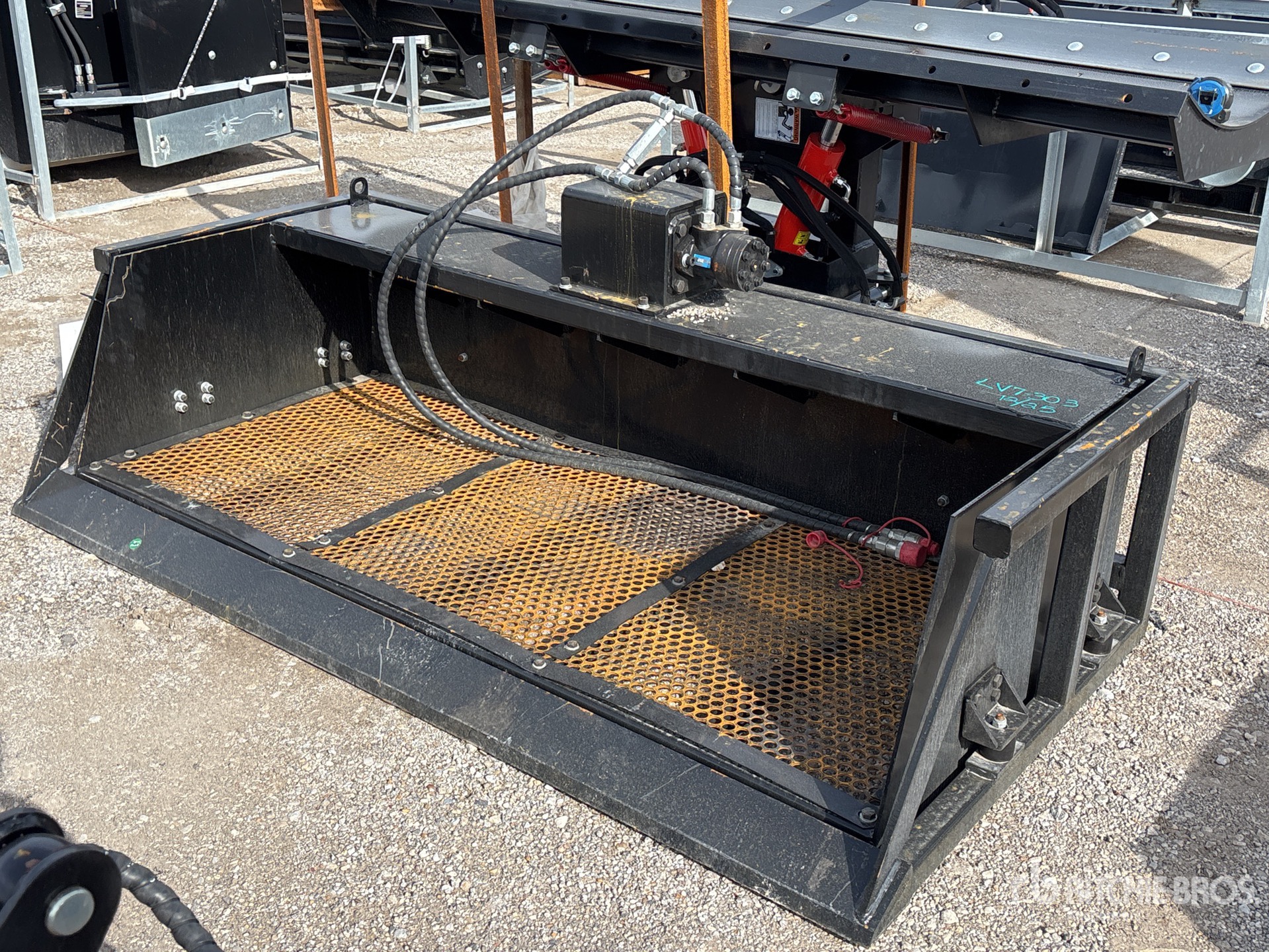 General Appearance with Foto, angolo anteriore sinistro