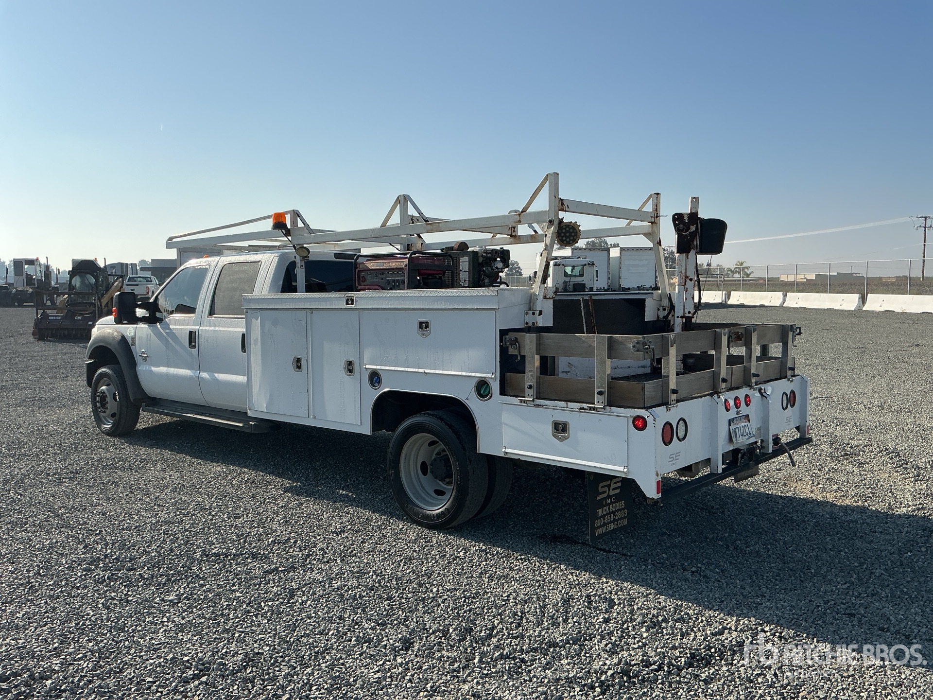 Aspect général with Image, coin arrière gauche