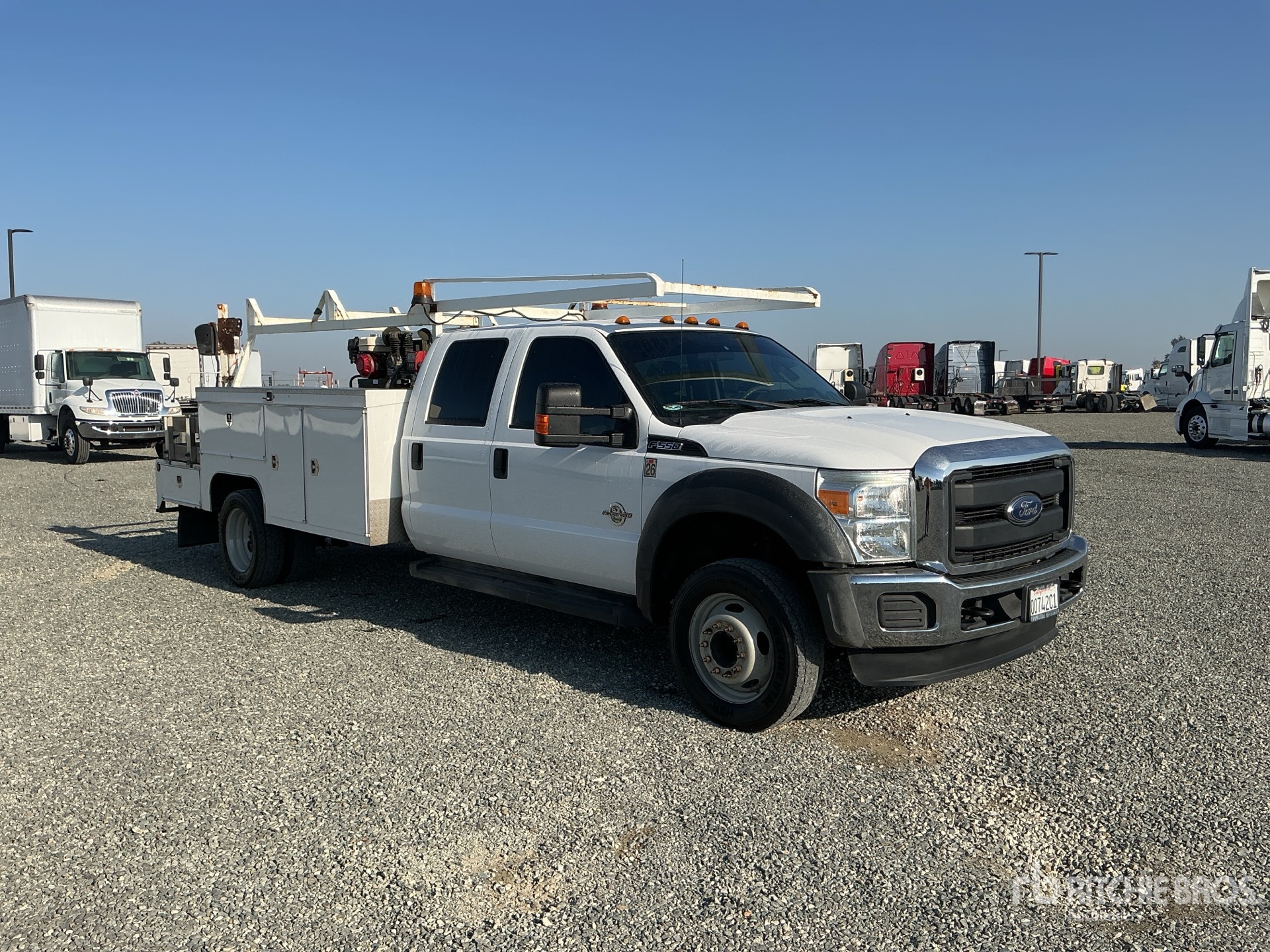 Aspect général with Image, coin avant droit