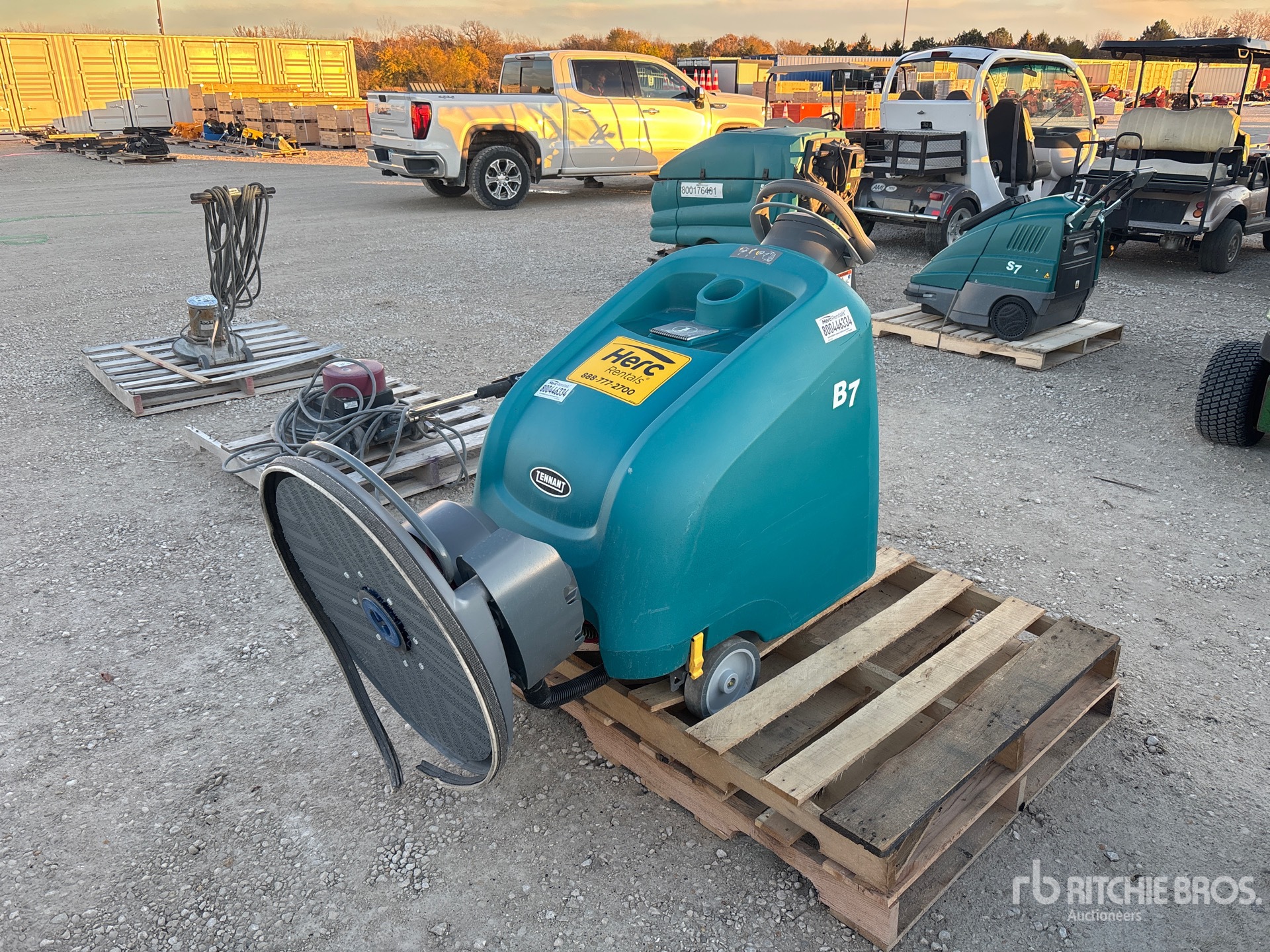 General Appearance with Picture, Left Front Corner