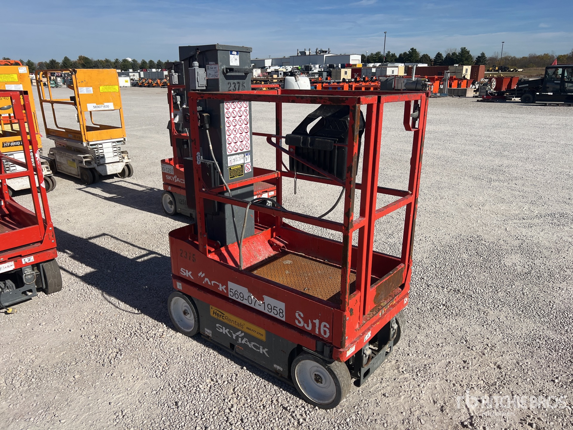 General Appearance with Picture, Right Front Corner