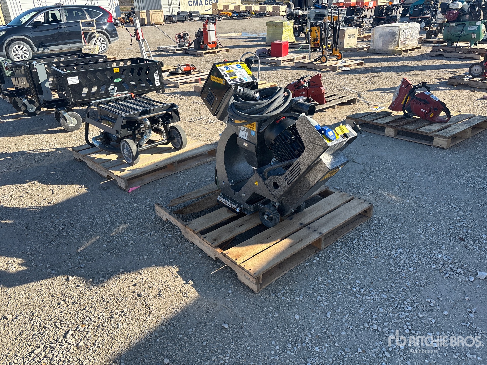 General Appearance with Bild, Ecke vorne rechts