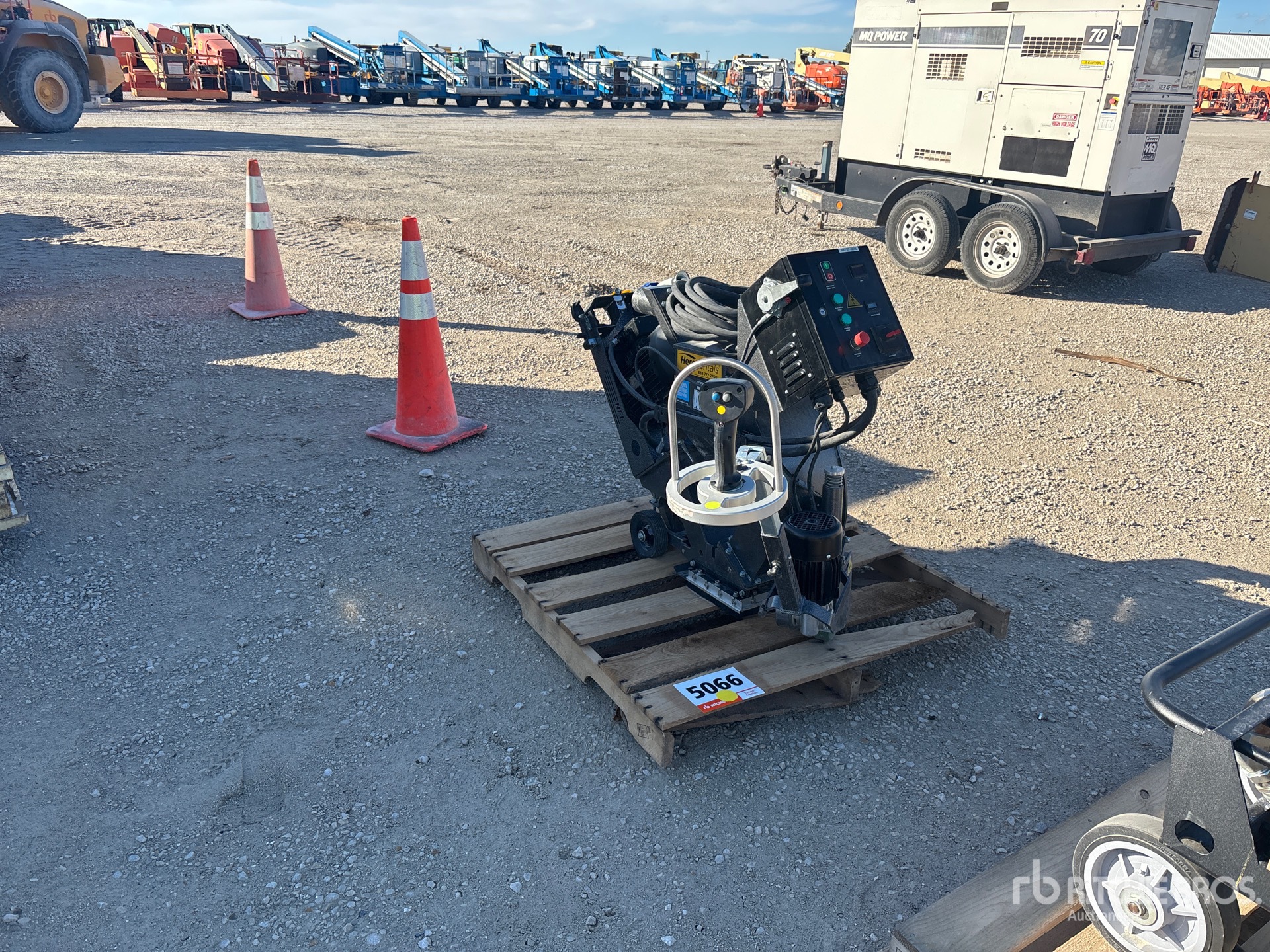 General Appearance with Bild, Ecke hinten links