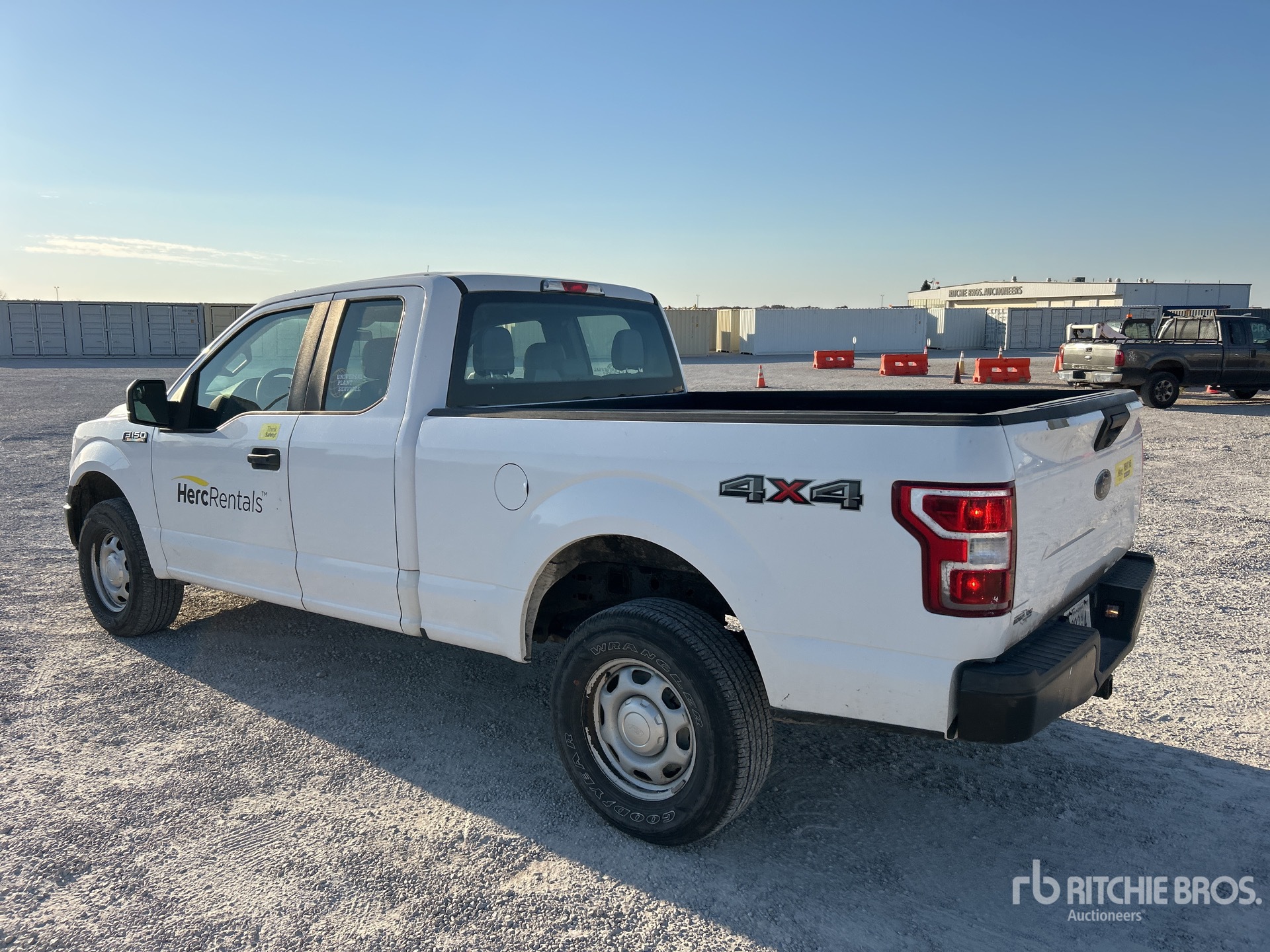 General Appearance with Bild, Ecke hinten links