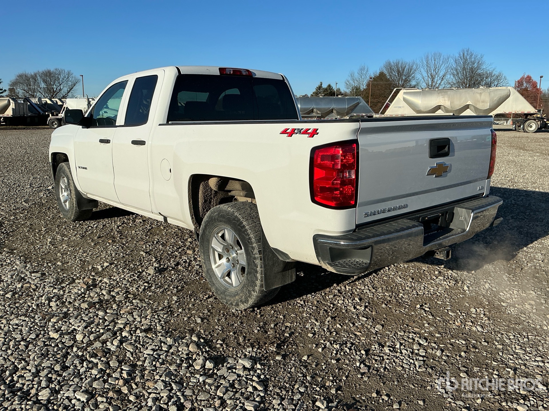 General Appearance with Foto, angolo posteriore sinistro