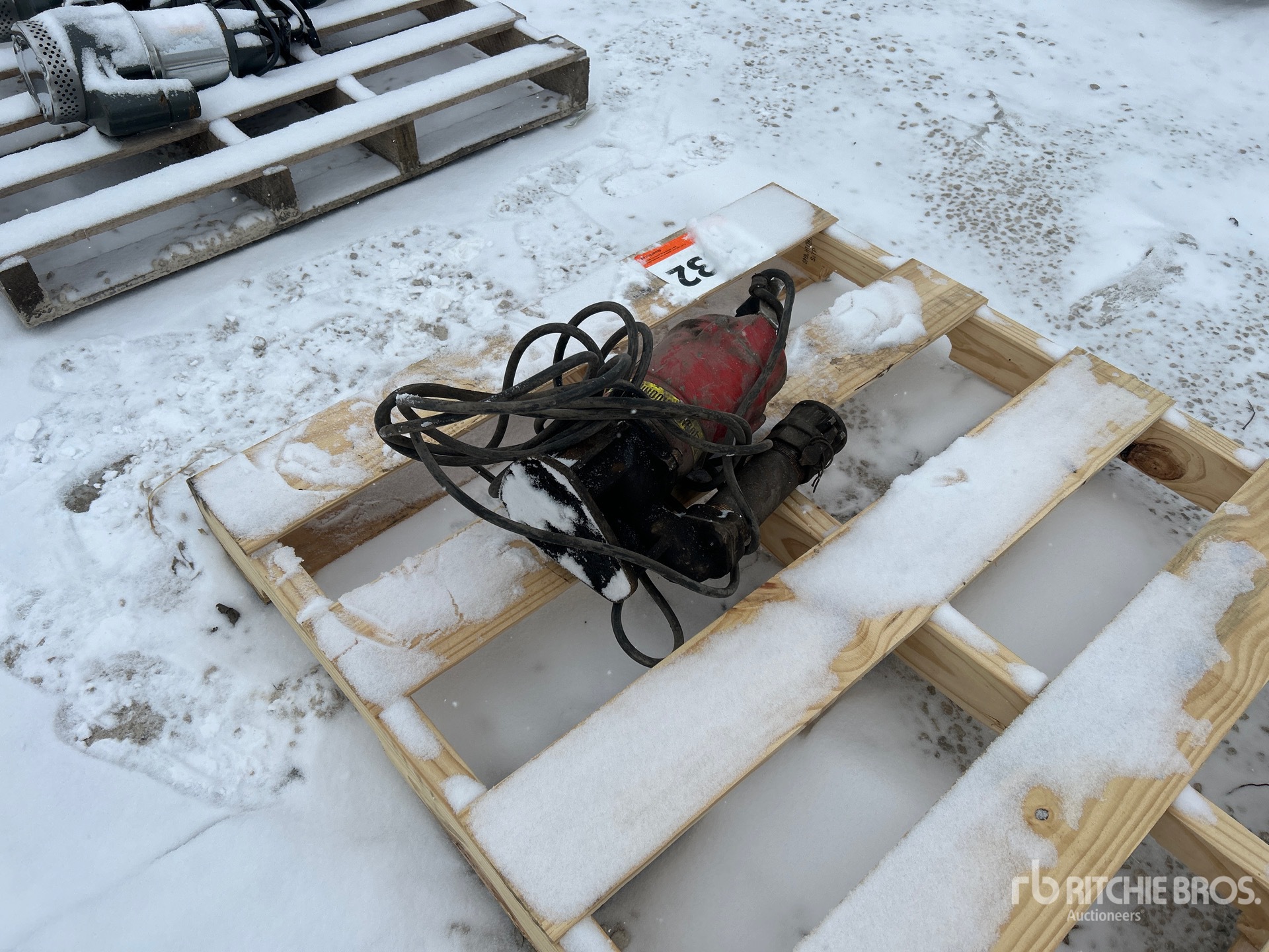 Aspect général with Image, coin arrière droit