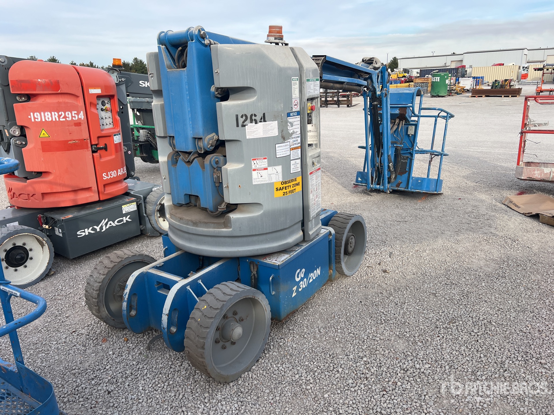 General Appearance with Picture, Right Rear Corner