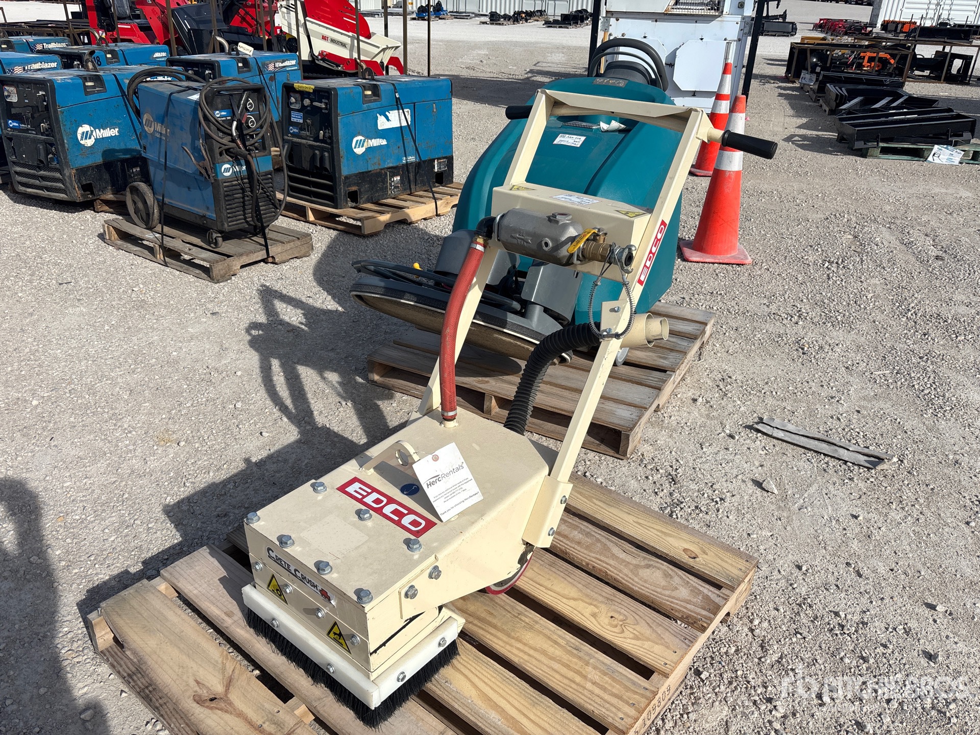 General Appearance with Image, coin avant gauche