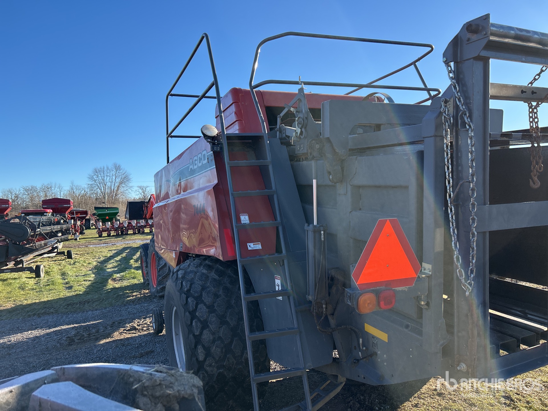 General Appearance with Foto, angolo posteriore sinistro