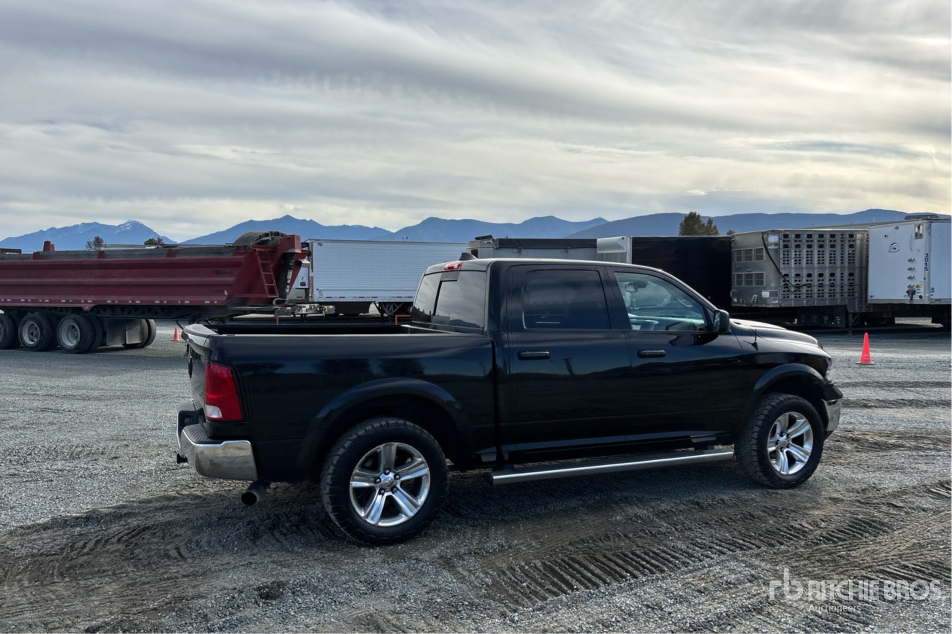 General Appearance with Picture, Right Rear Corner