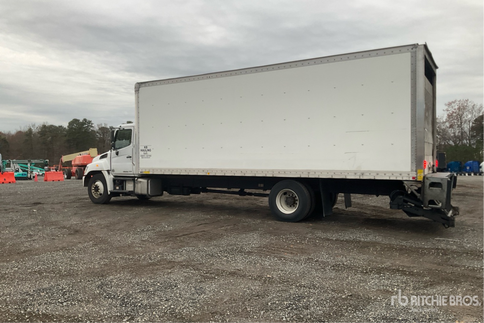 Aspect général with Image, coin arrière gauche