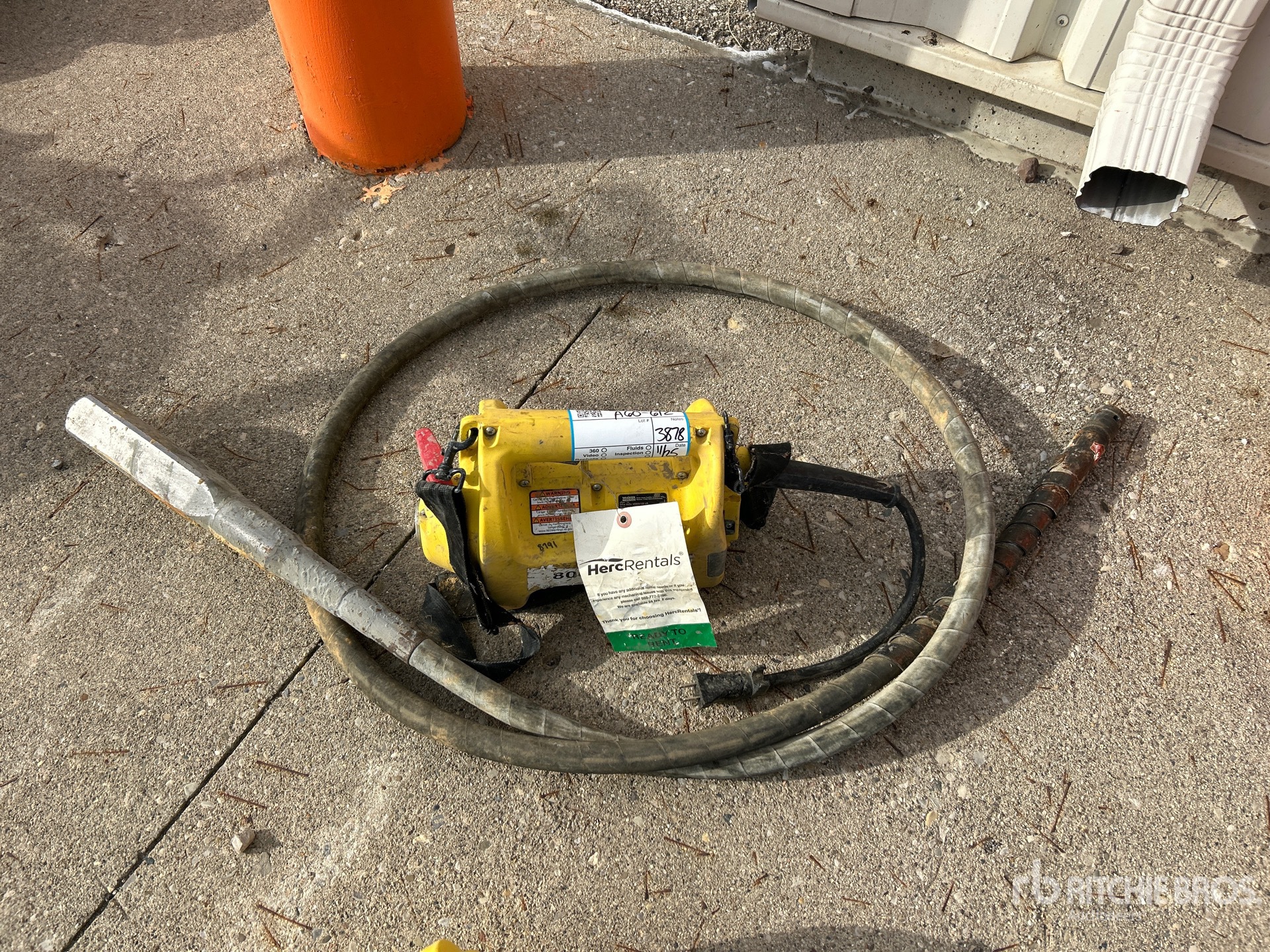 General Appearance with Picture, Right Front Corner