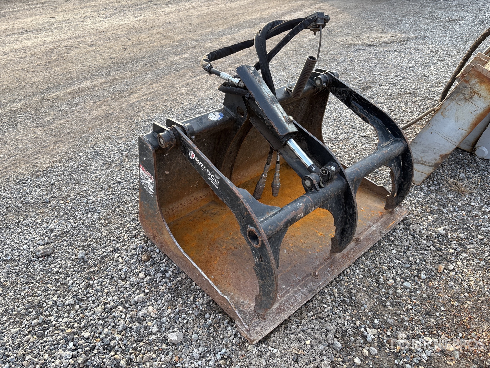 Aspect général with Image, coin avant droit