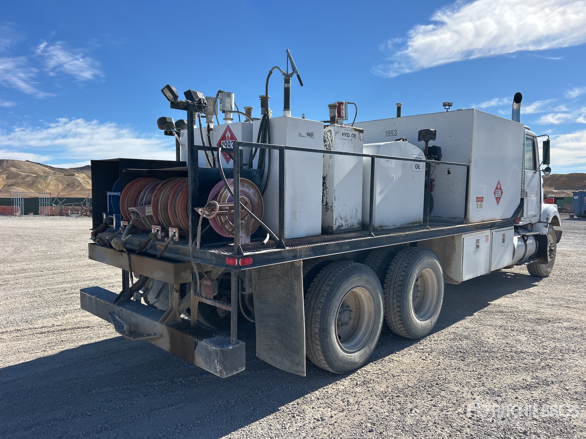 General Appearance with Foto, angolo anteriore sinistro