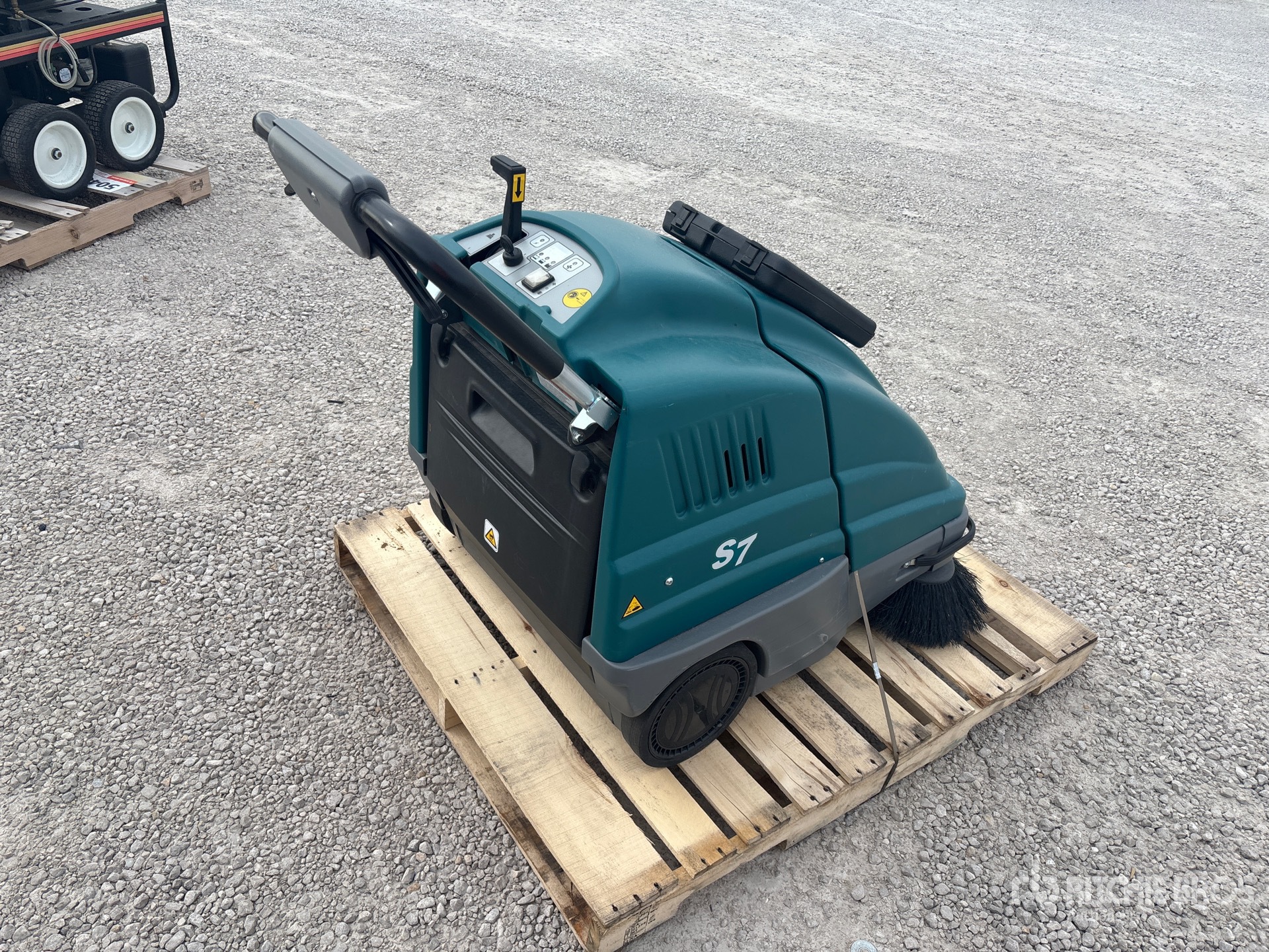 Aspect général with Image, coin arrière droit