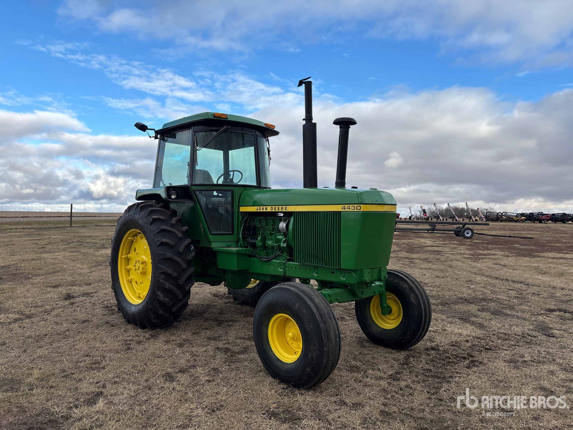 Aspect général with Image, coin avant droit