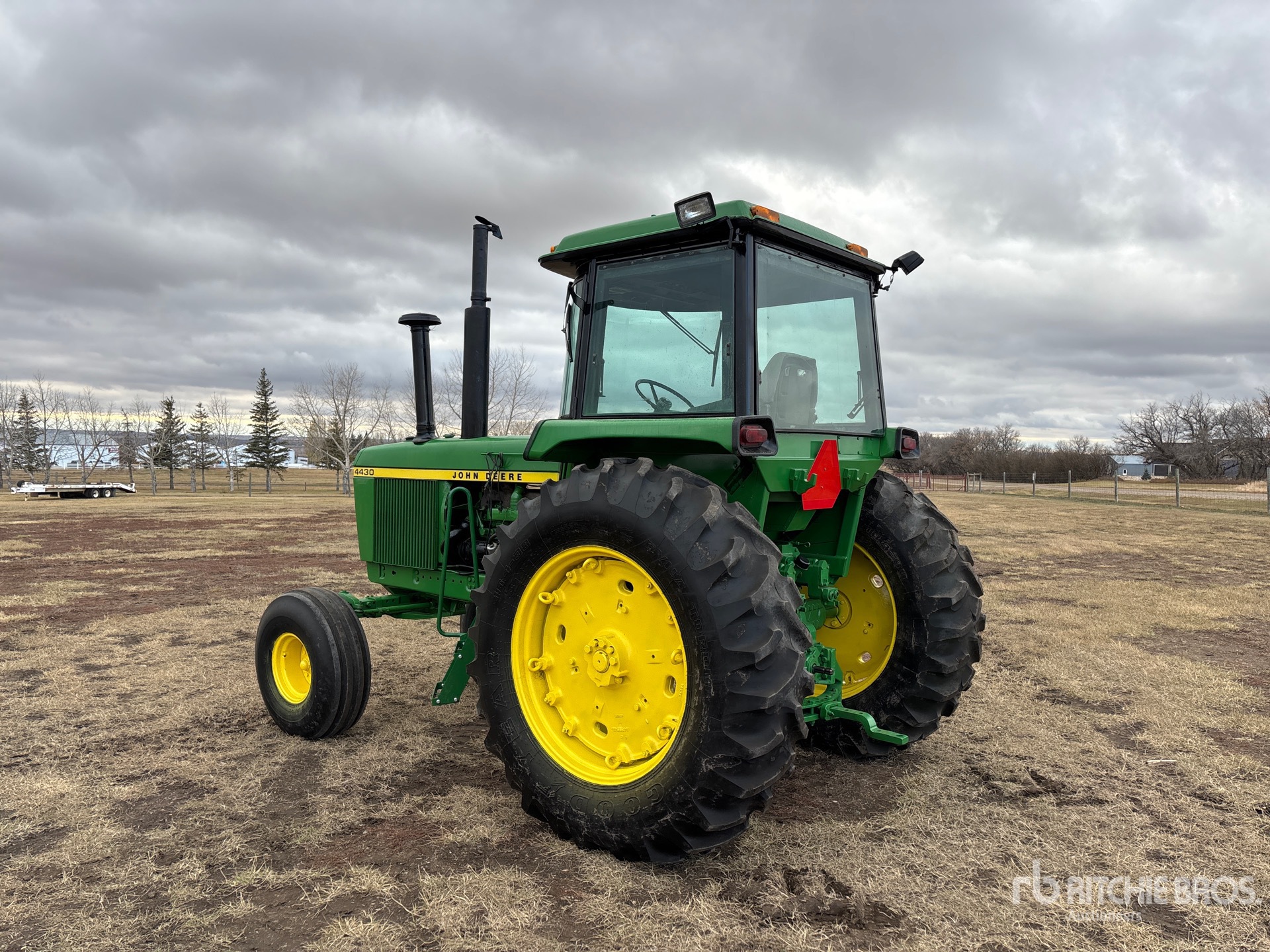 Aspect général with Image, coin arrière gauche