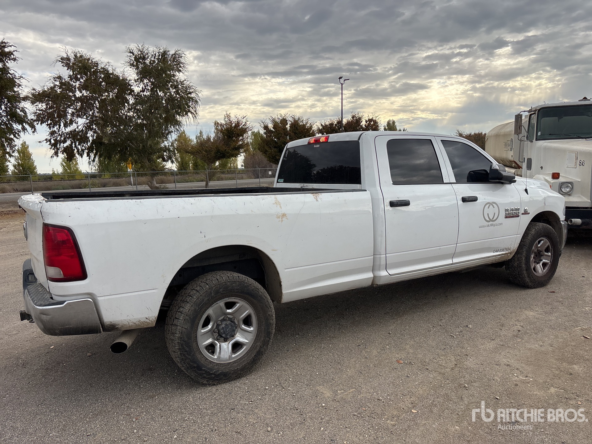 General Appearance with Picture, Right Rear Corner