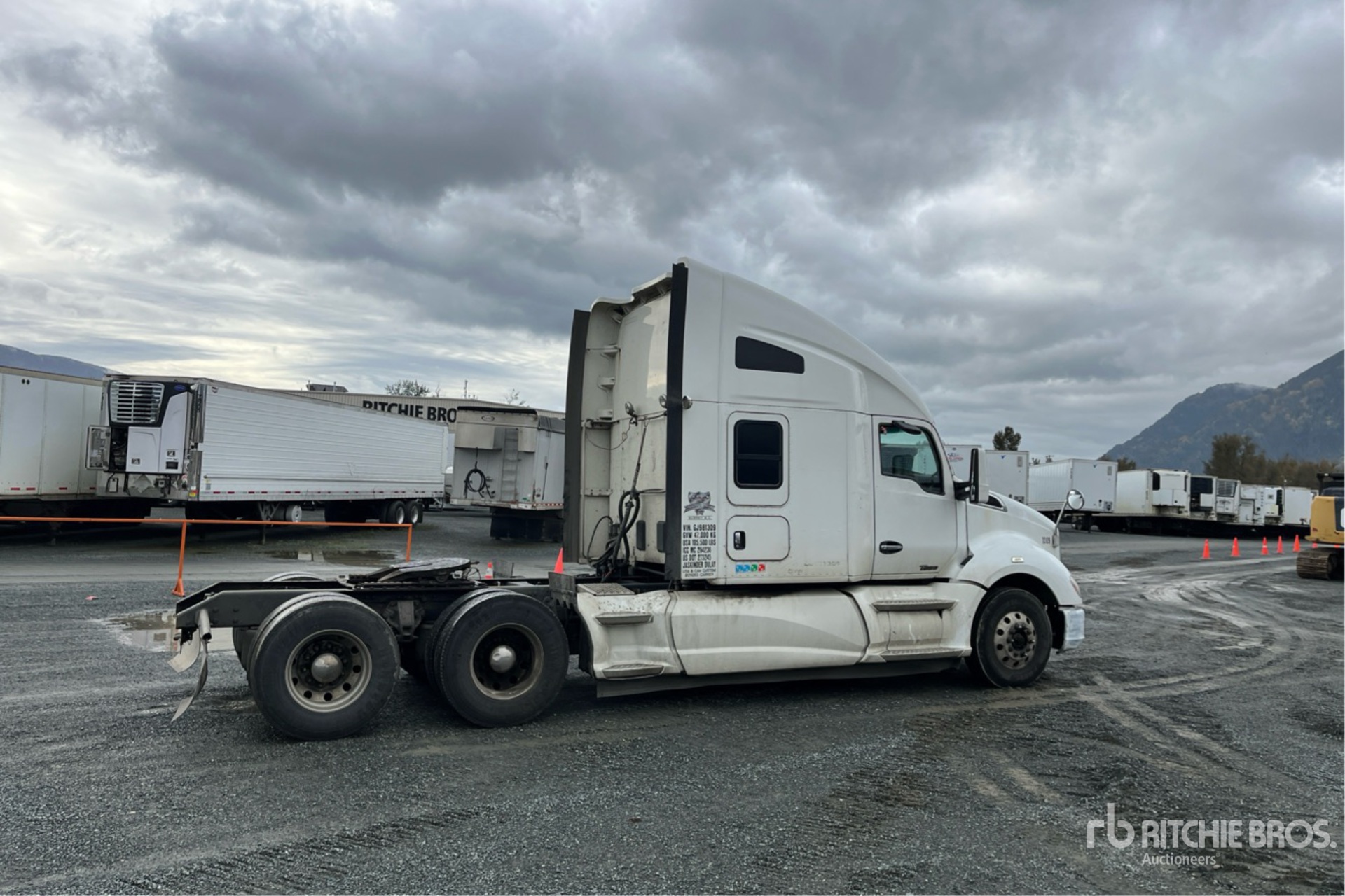 General Appearance with Picture, Right Rear Corner