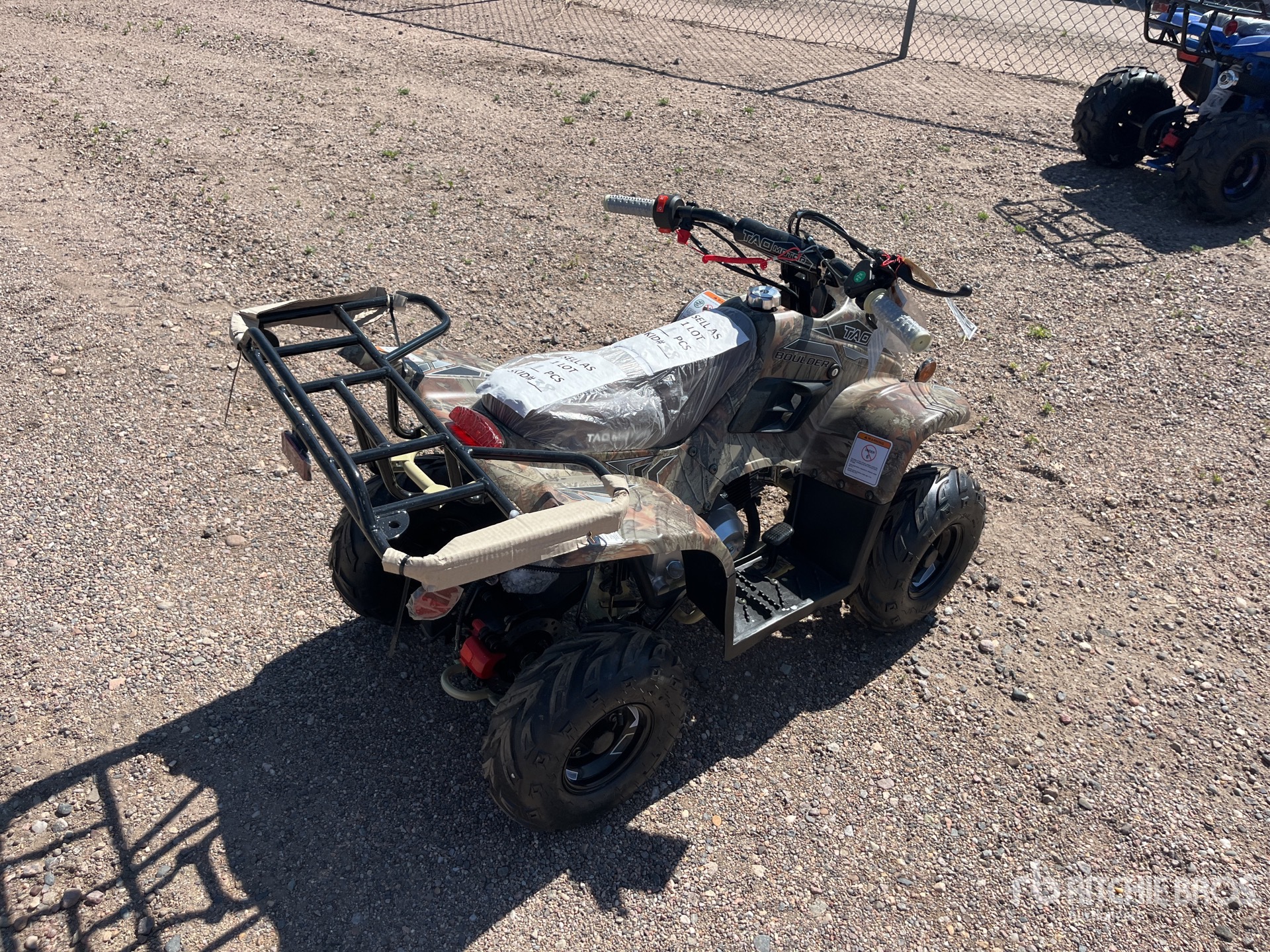 General Appearance with Picture, Right Rear Corner