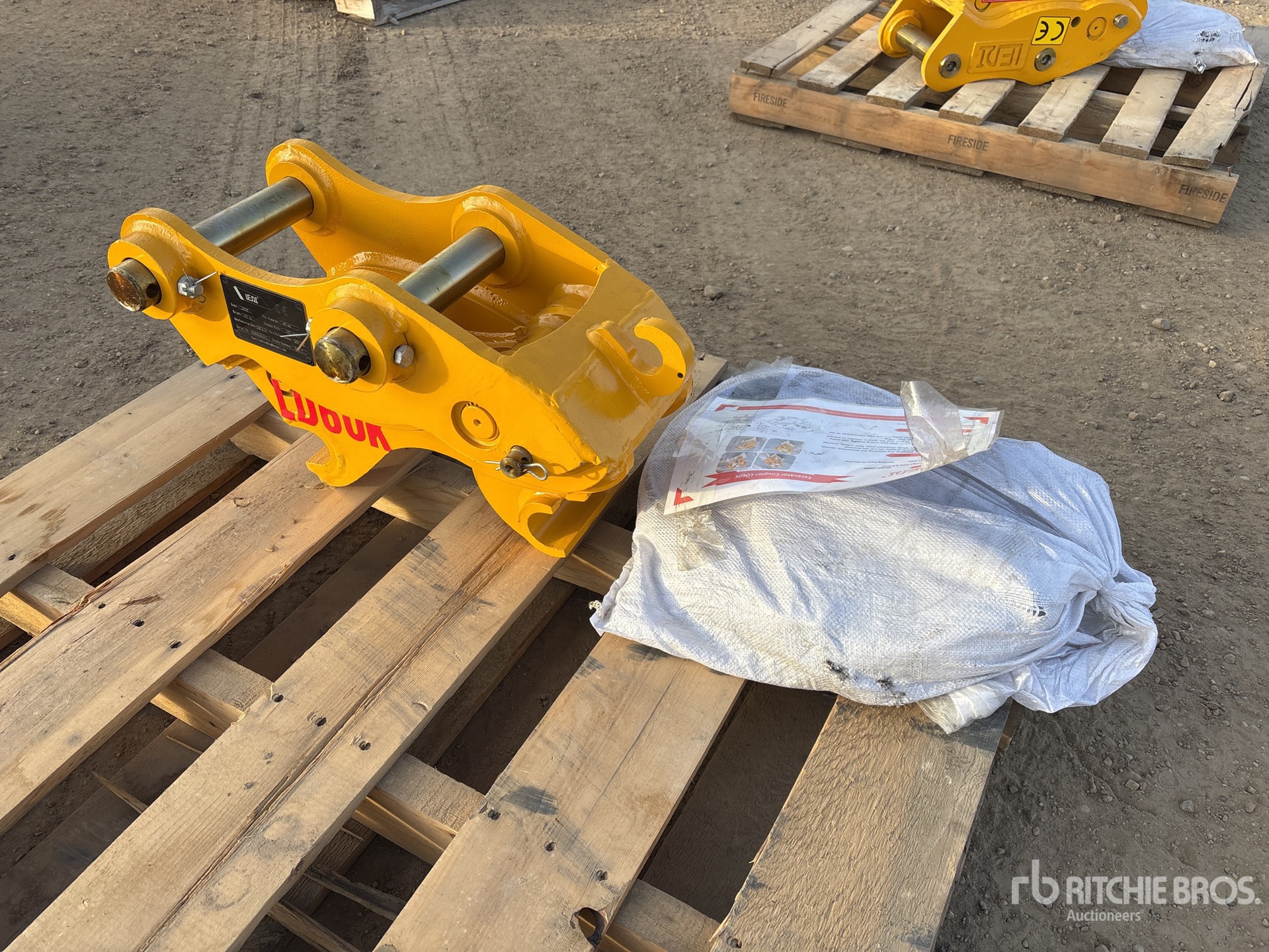 General Appearance with Bild, Ecke vorne links