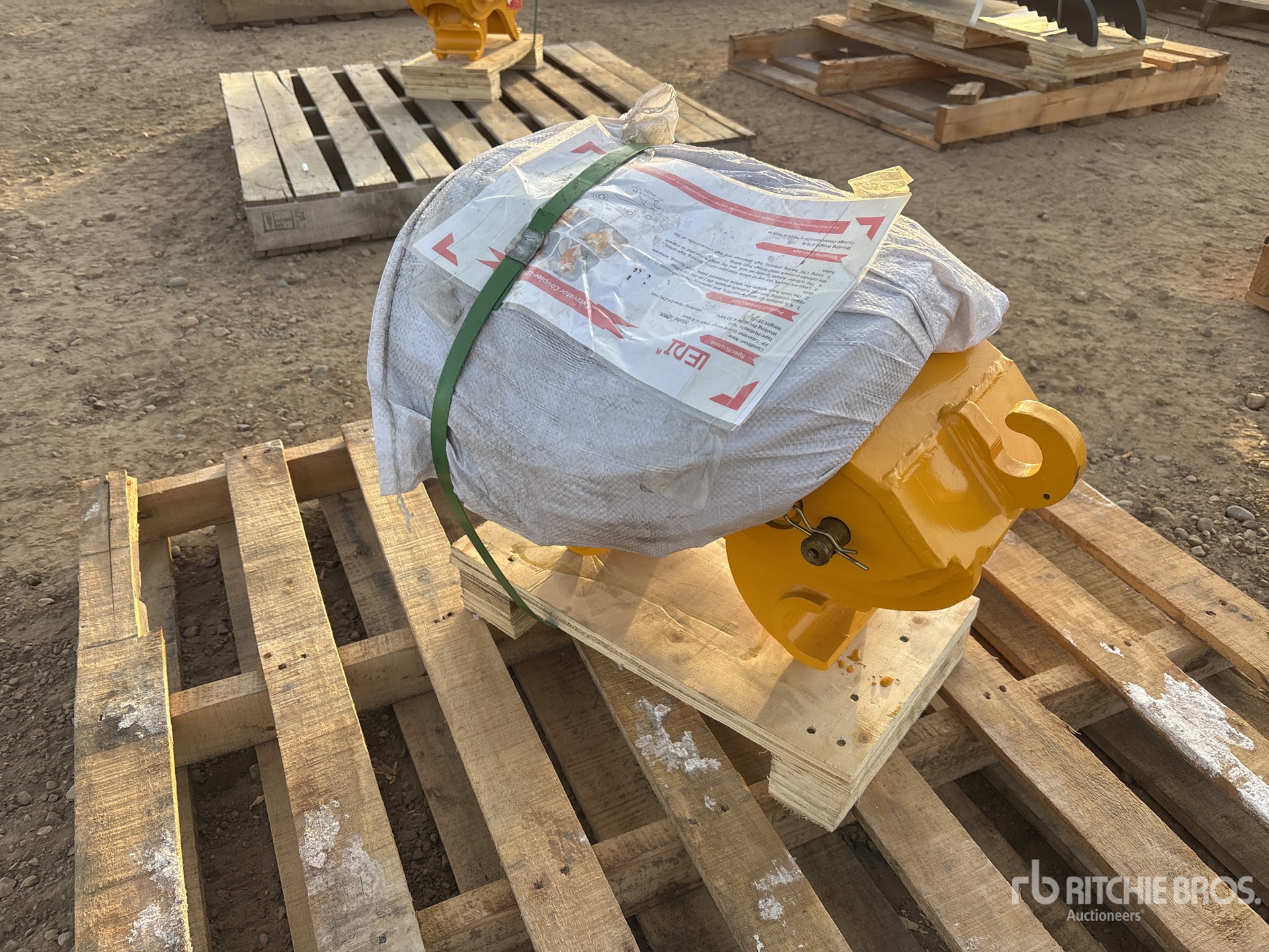 General Appearance with Bild, Ecke hinten rechts