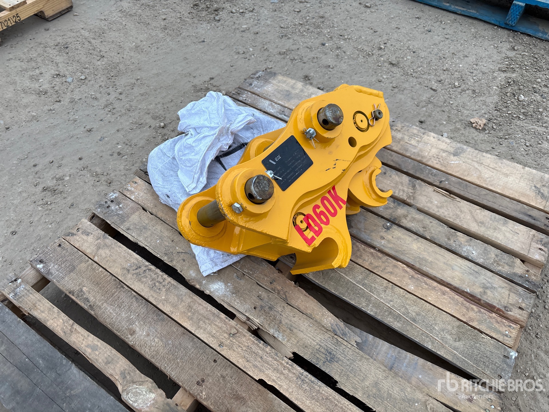 General Appearance with Bild, Ecke vorne links