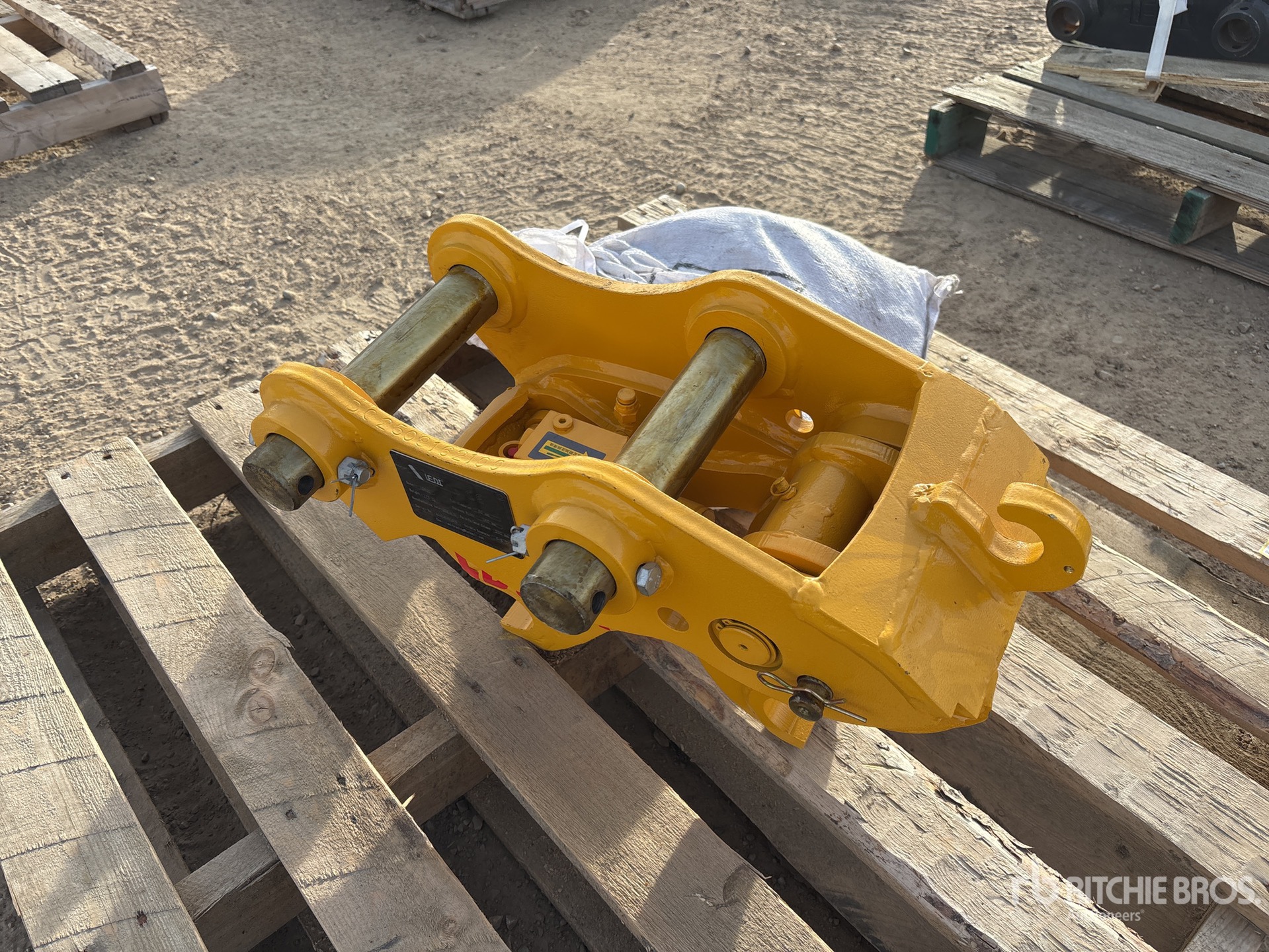 General Appearance with Bild, Ecke vorne links