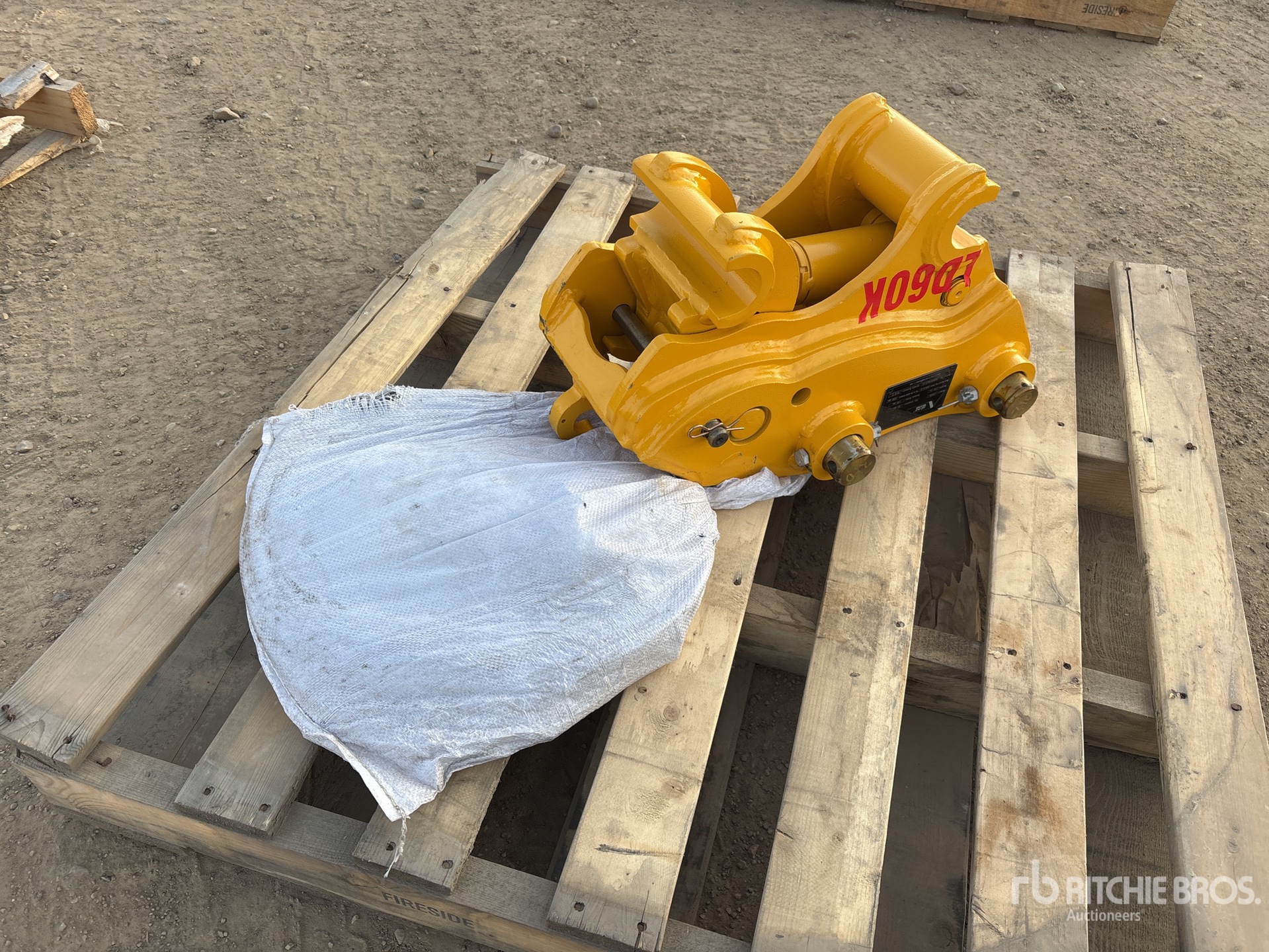 General Appearance with Bild, Ecke vorne rechts