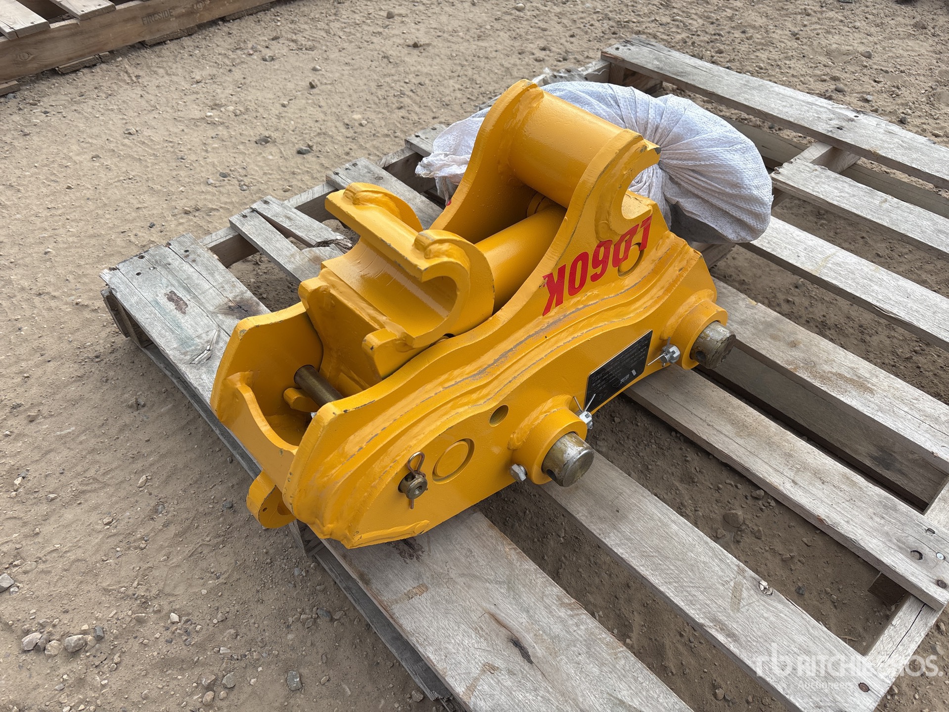 General Appearance with Bild, Ecke vorne links