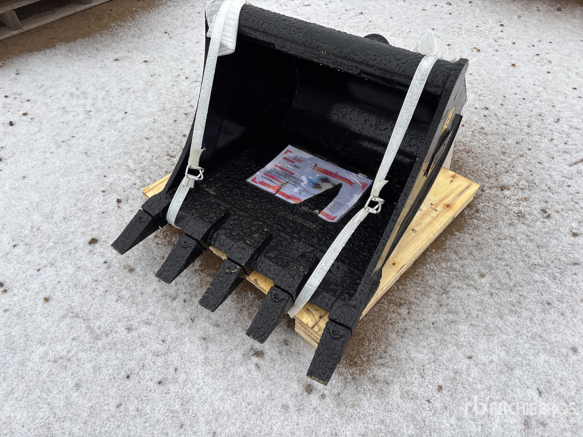 General Appearance with Image, coin avant gauche