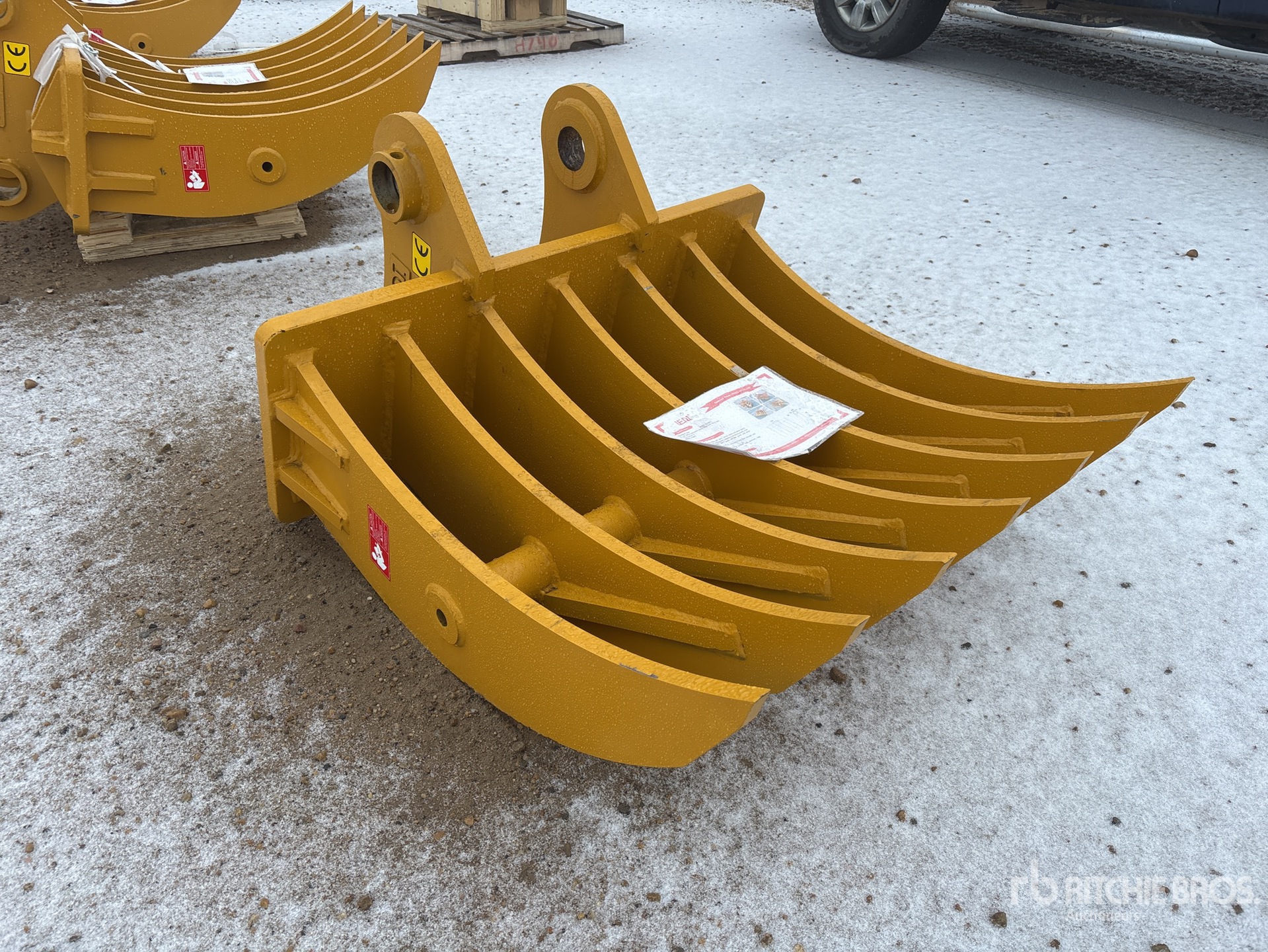 General Appearance with Image, coin avant droit