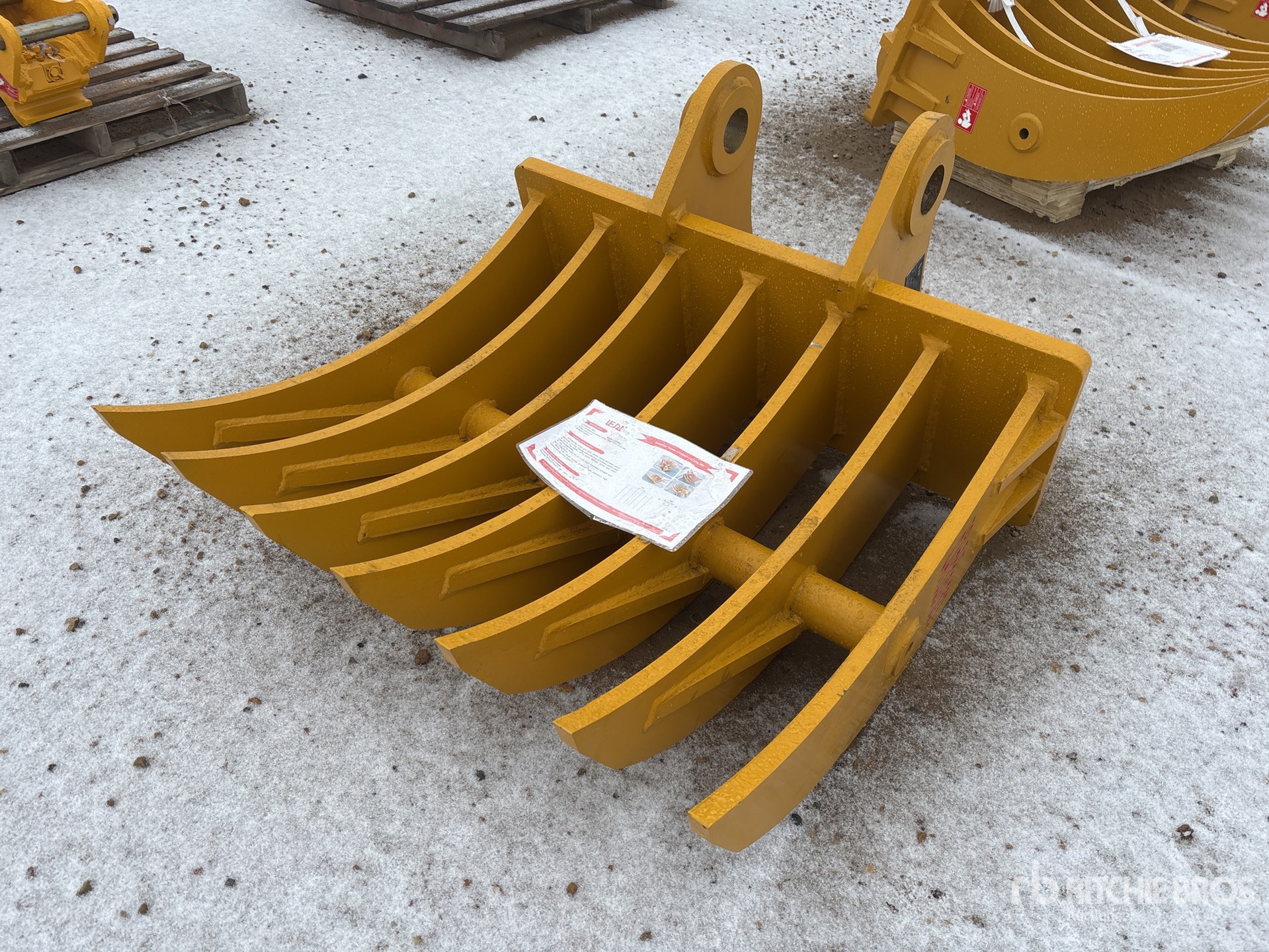 General Appearance with Image, coin avant gauche