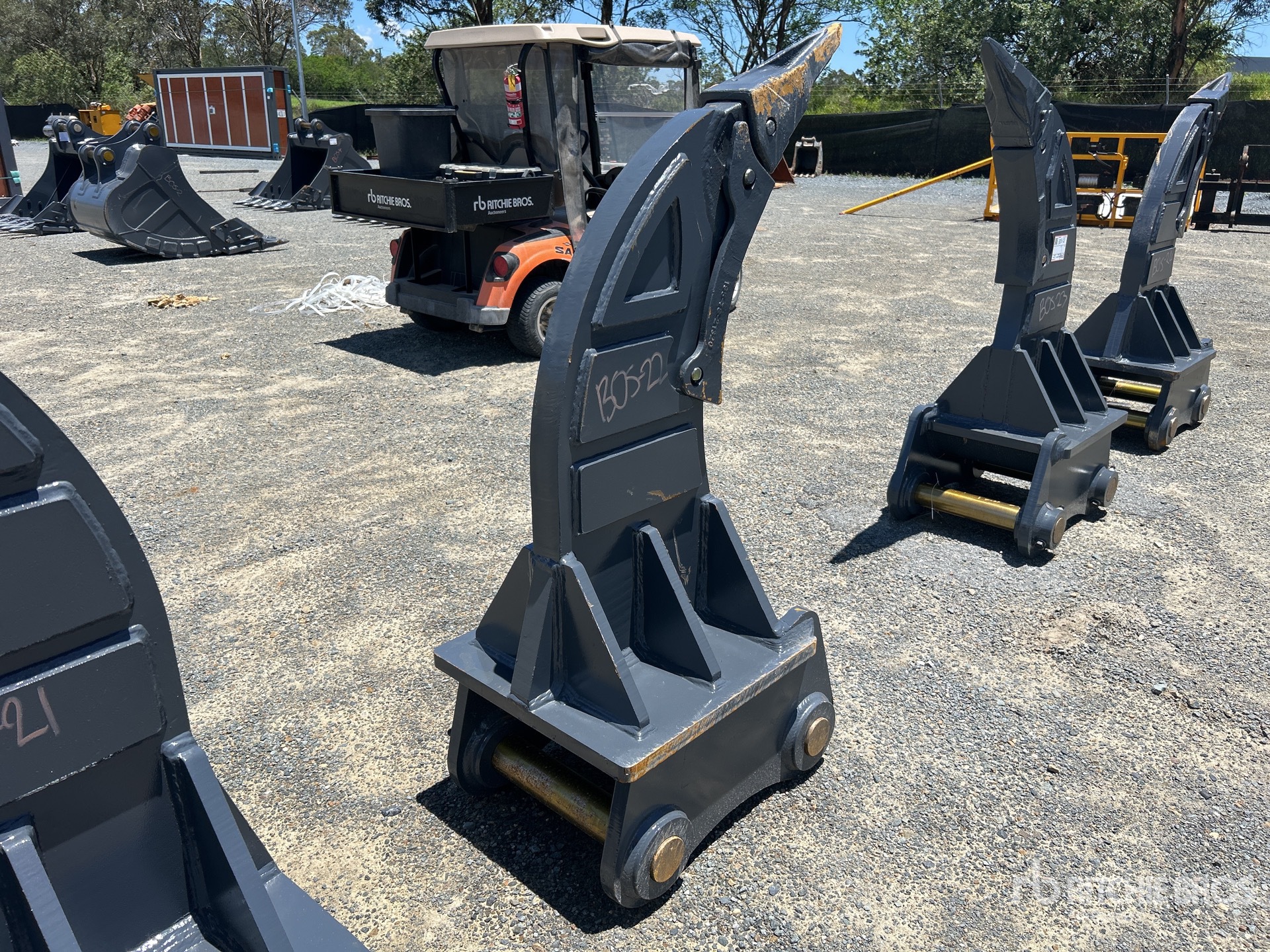 General Appearance with Picture, Right Rear Corner