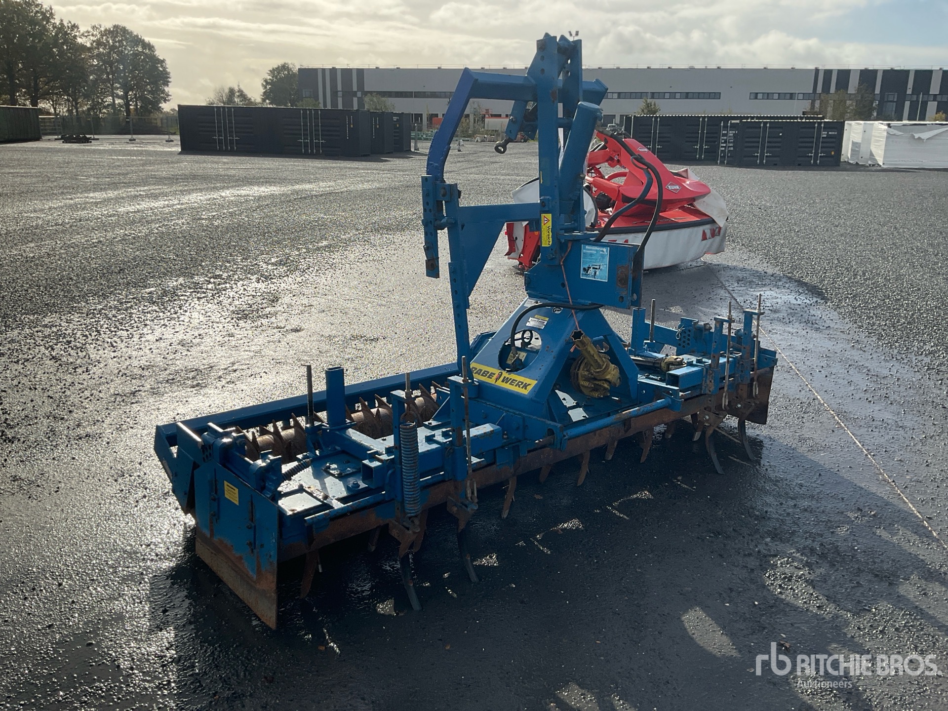 General Appearance with Bild, Ecke vorne rechts