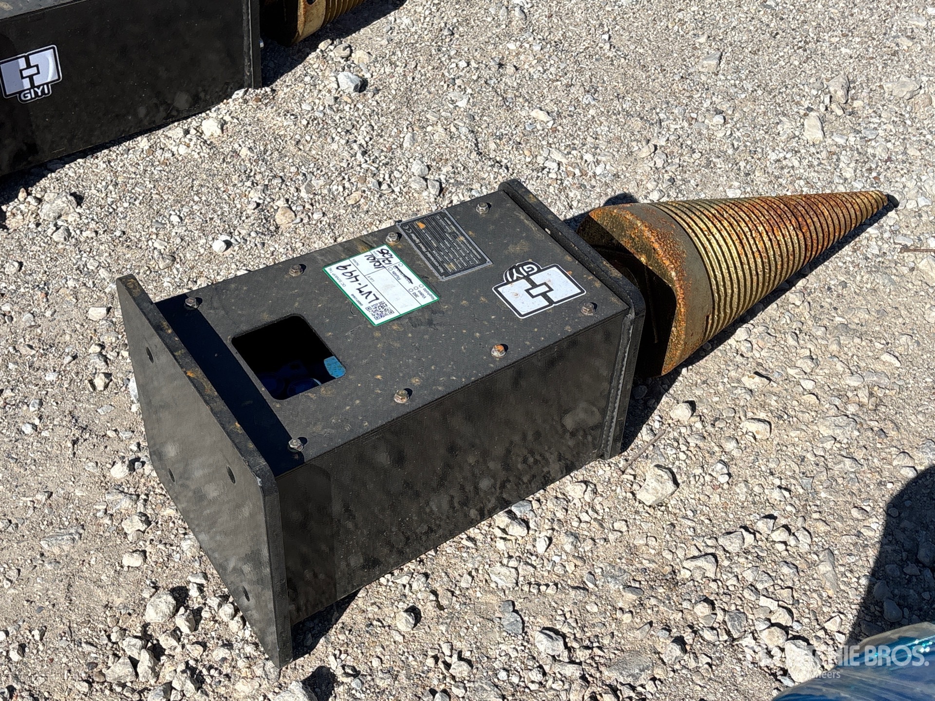 General Appearance with Bild, Ecke hinten rechts