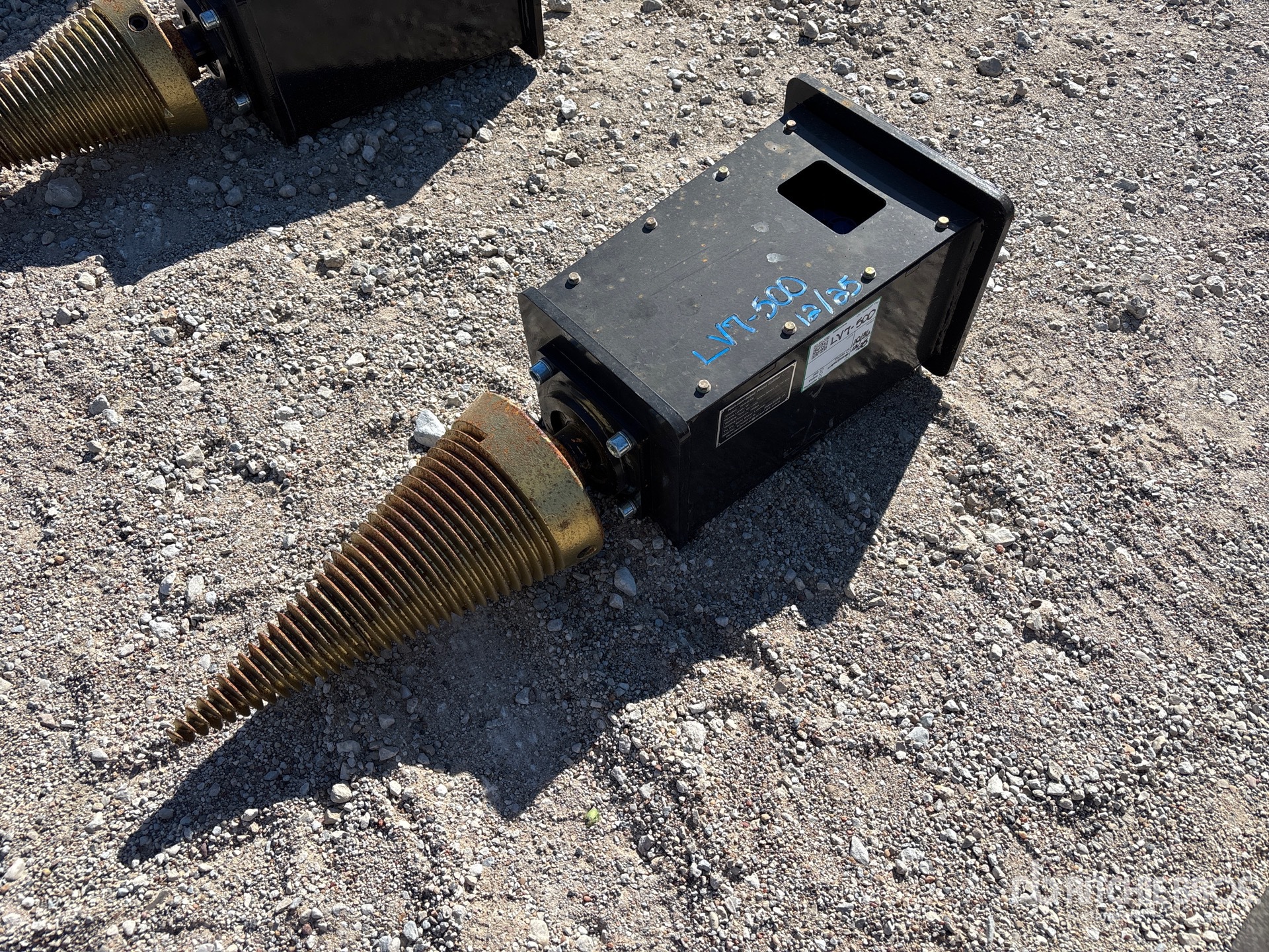 General Appearance with Bild, Ecke vorne links