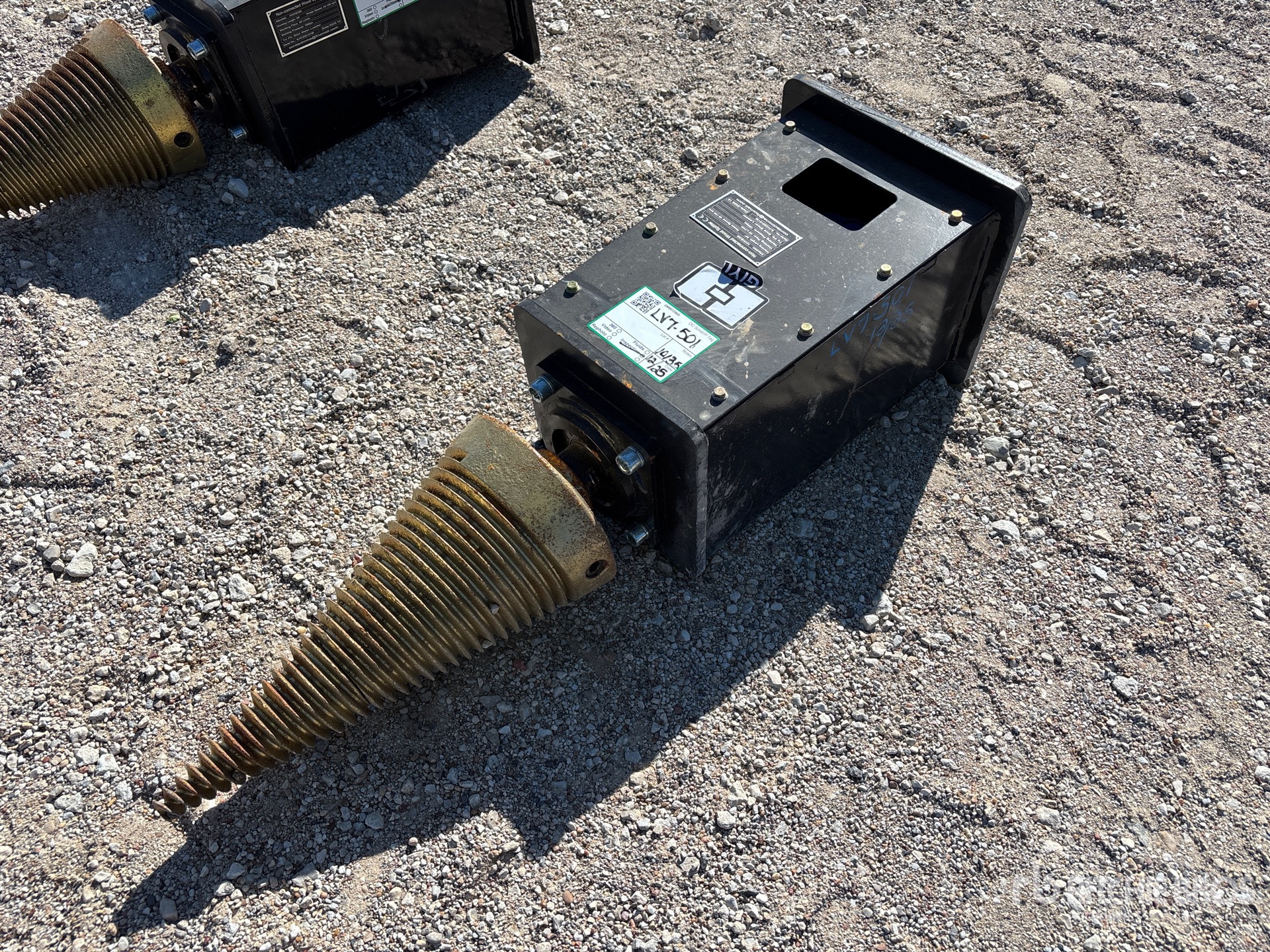 General Appearance with Bild, Ecke vorne links