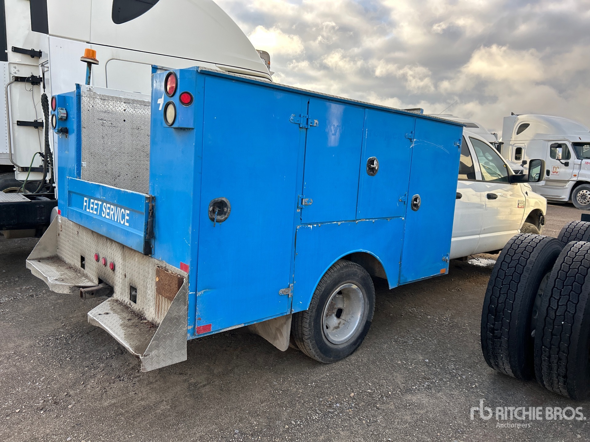 General Appearance with Picture, Right Rear Corner
