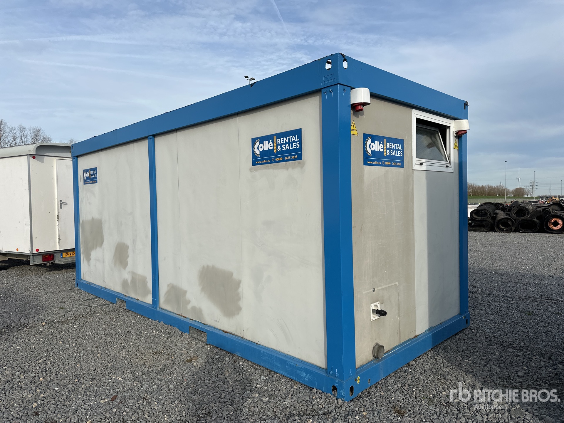 General Appearance with Picture, Left Rear Corner