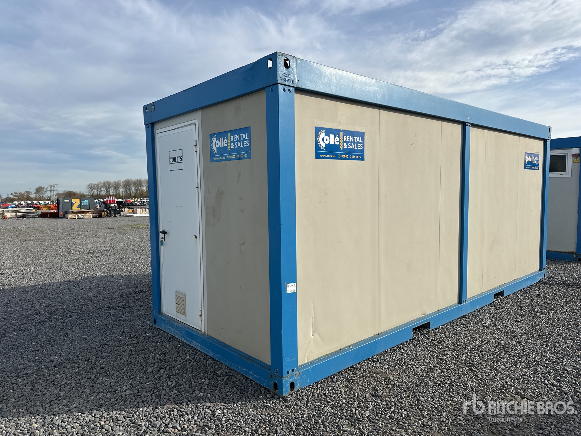 General Appearance with Picture, Left Front Corner