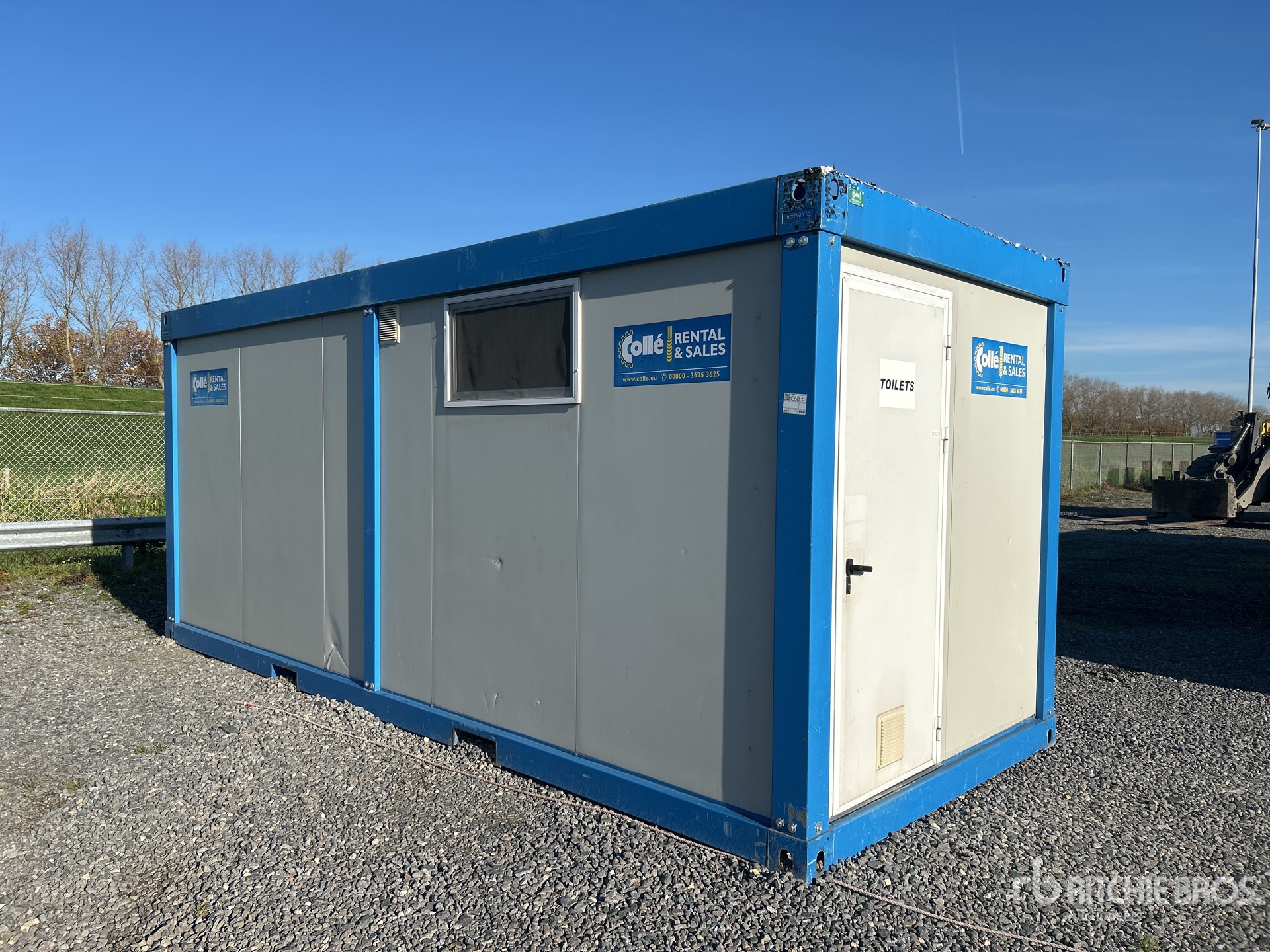 General Appearance with Picture, Right Front Corner