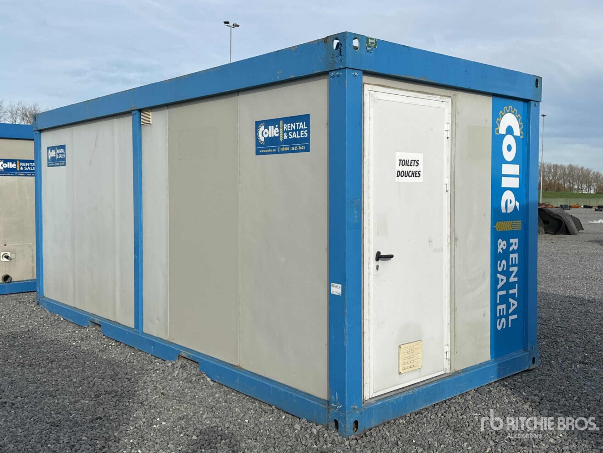 General Appearance with Picture, Right Front Corner