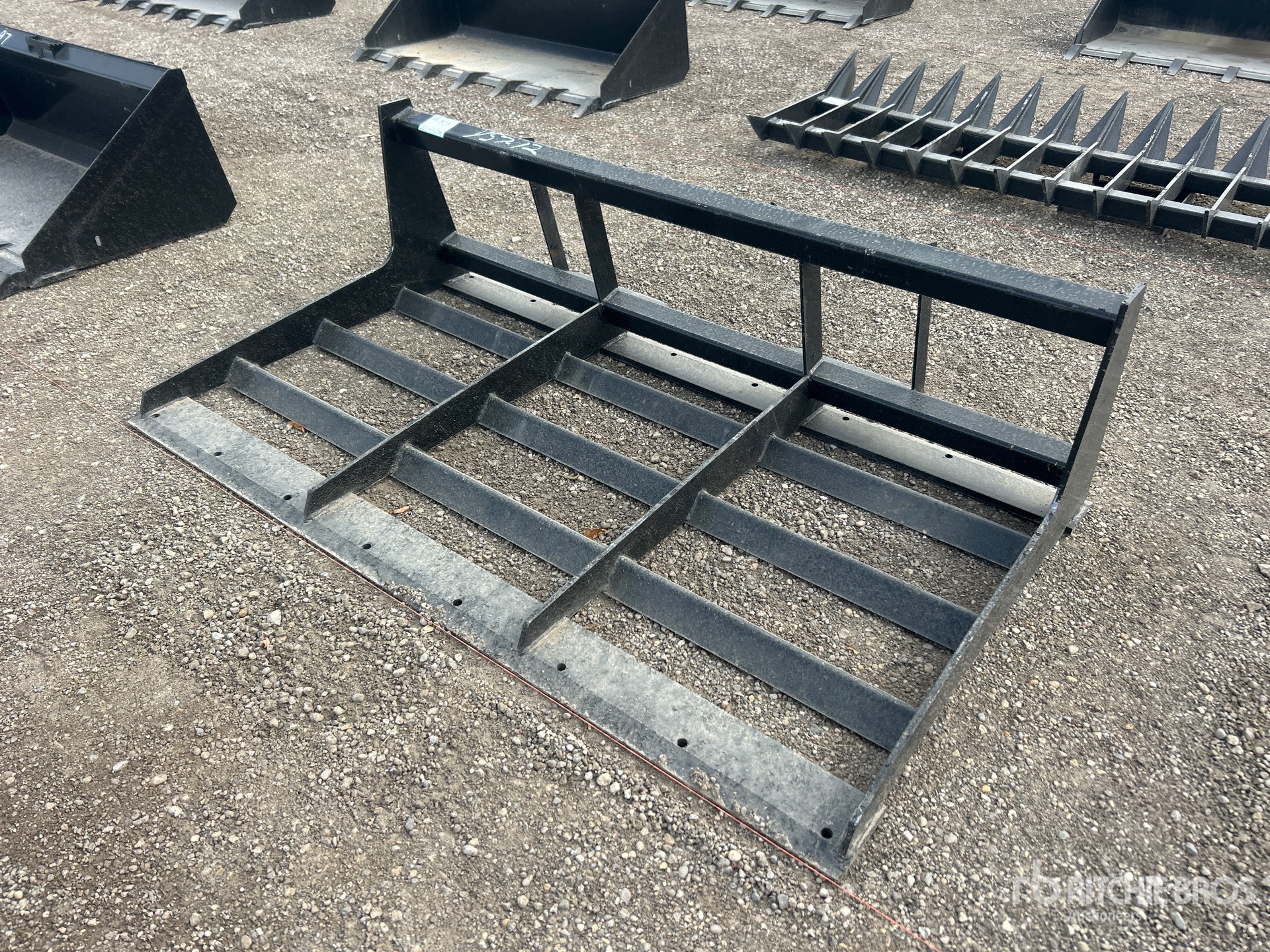 General Appearance with Bild, Ecke vorne links