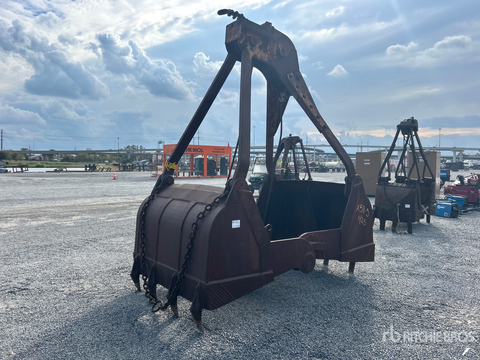 Aspect général with Image, coin avant droit