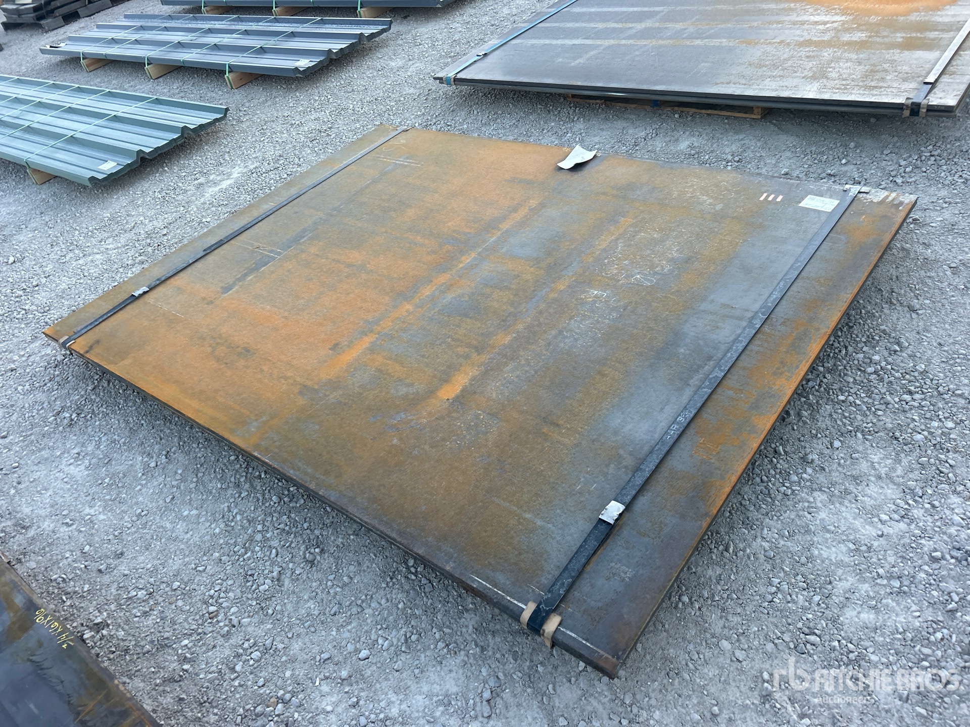 General Appearance with Bild, Ecke vorne links