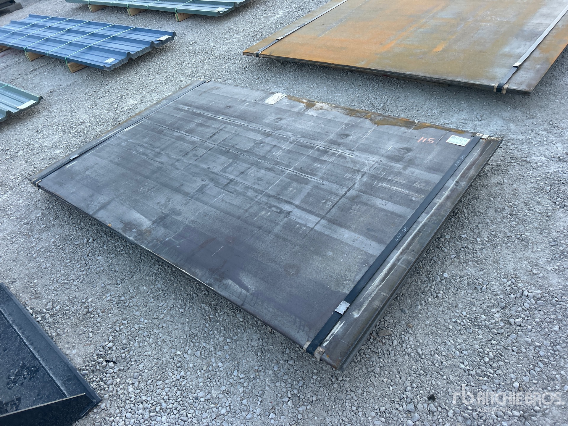 General Appearance with Bild, Ecke vorne links